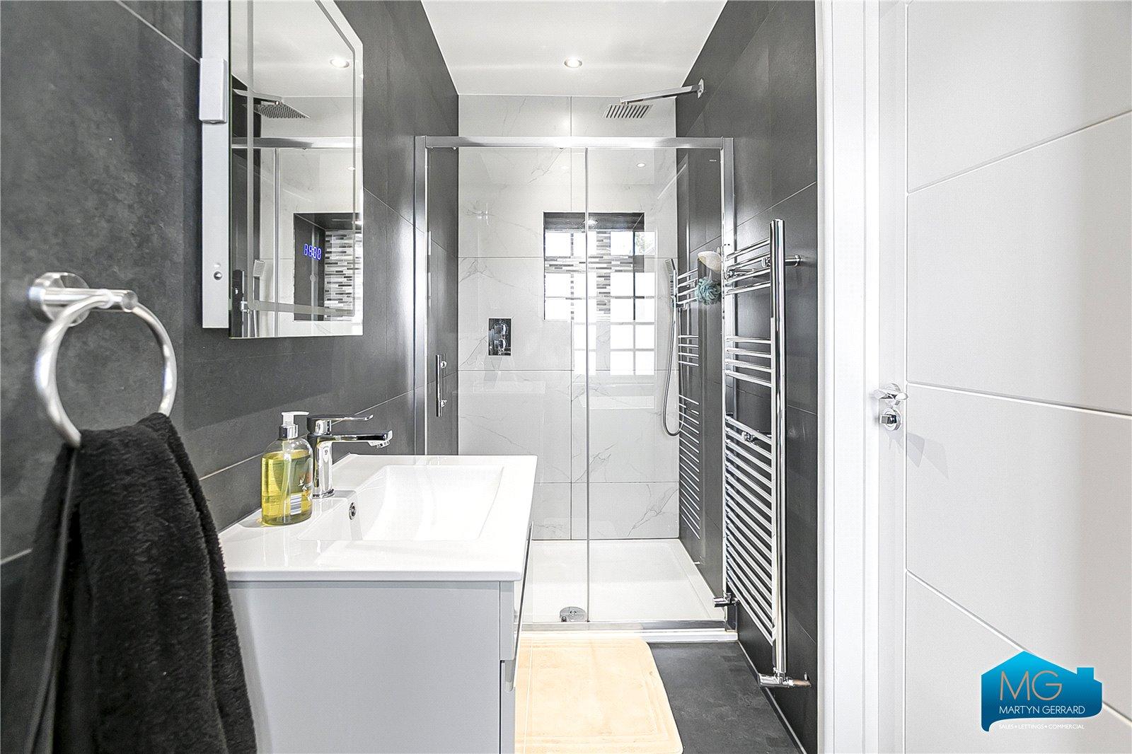 5 bedroom Detached House to rent - Martyn Gerrard