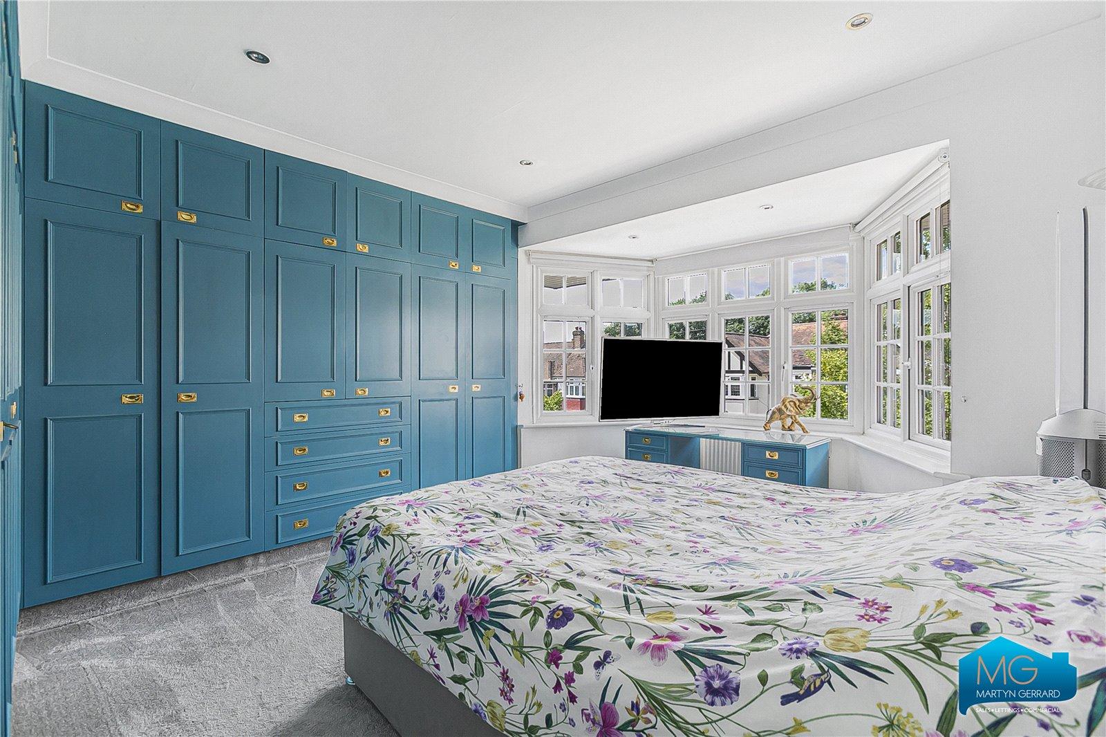 5 bedroom Detached House to rent - Martyn Gerrard