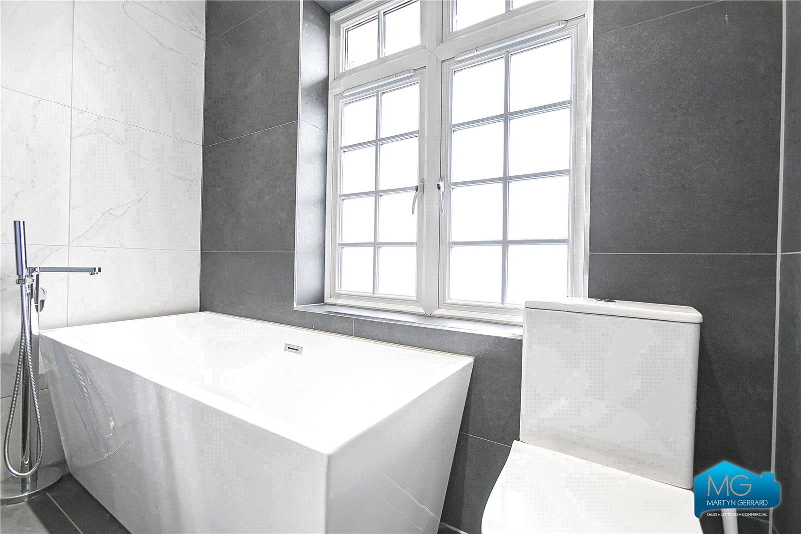 5 bedroom Detached House to rent - Martyn Gerrard