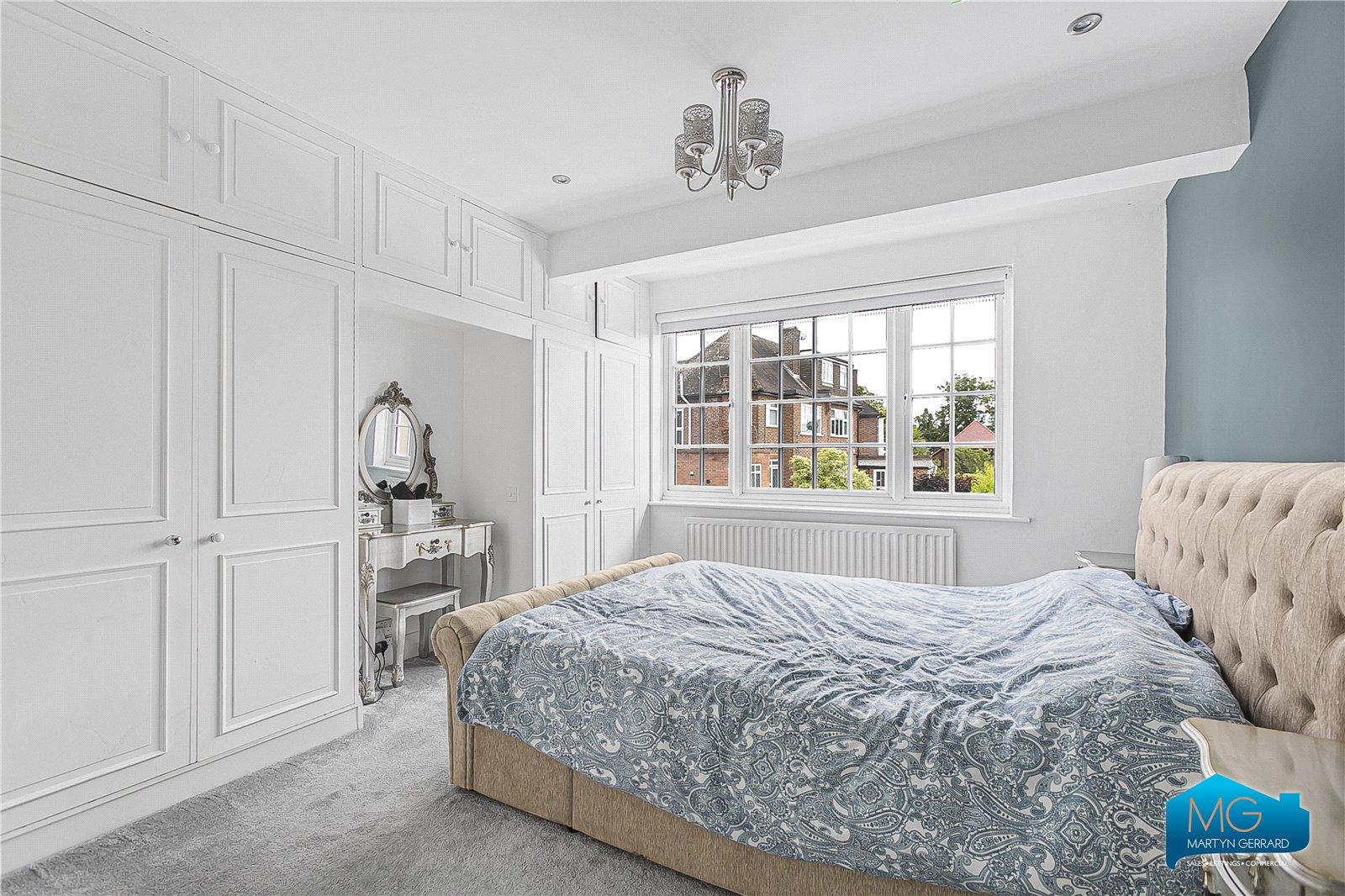 5 bedroom Detached House to rent - Martyn Gerrard