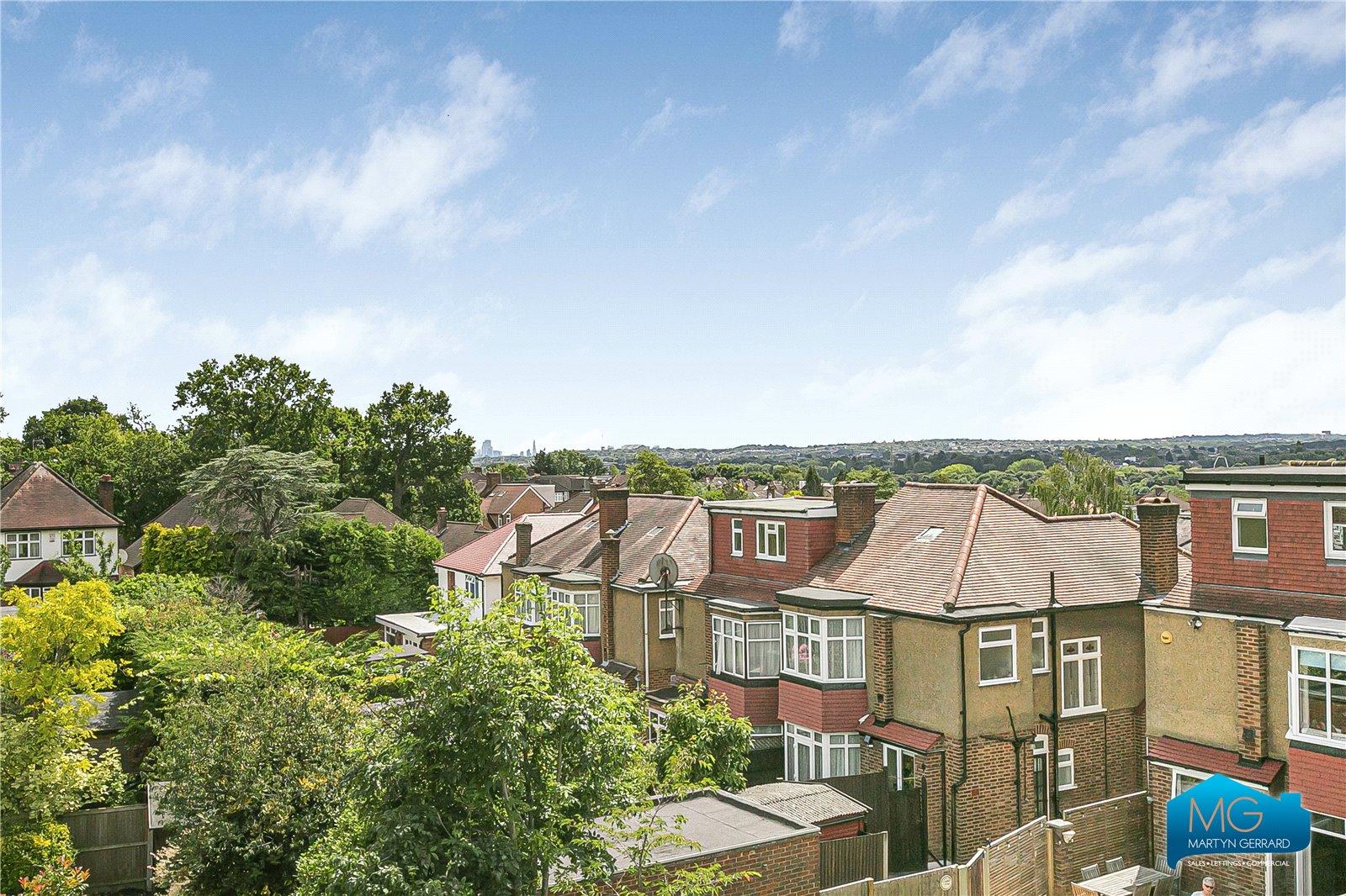 5 bedroom Detached House to rent - Martyn Gerrard