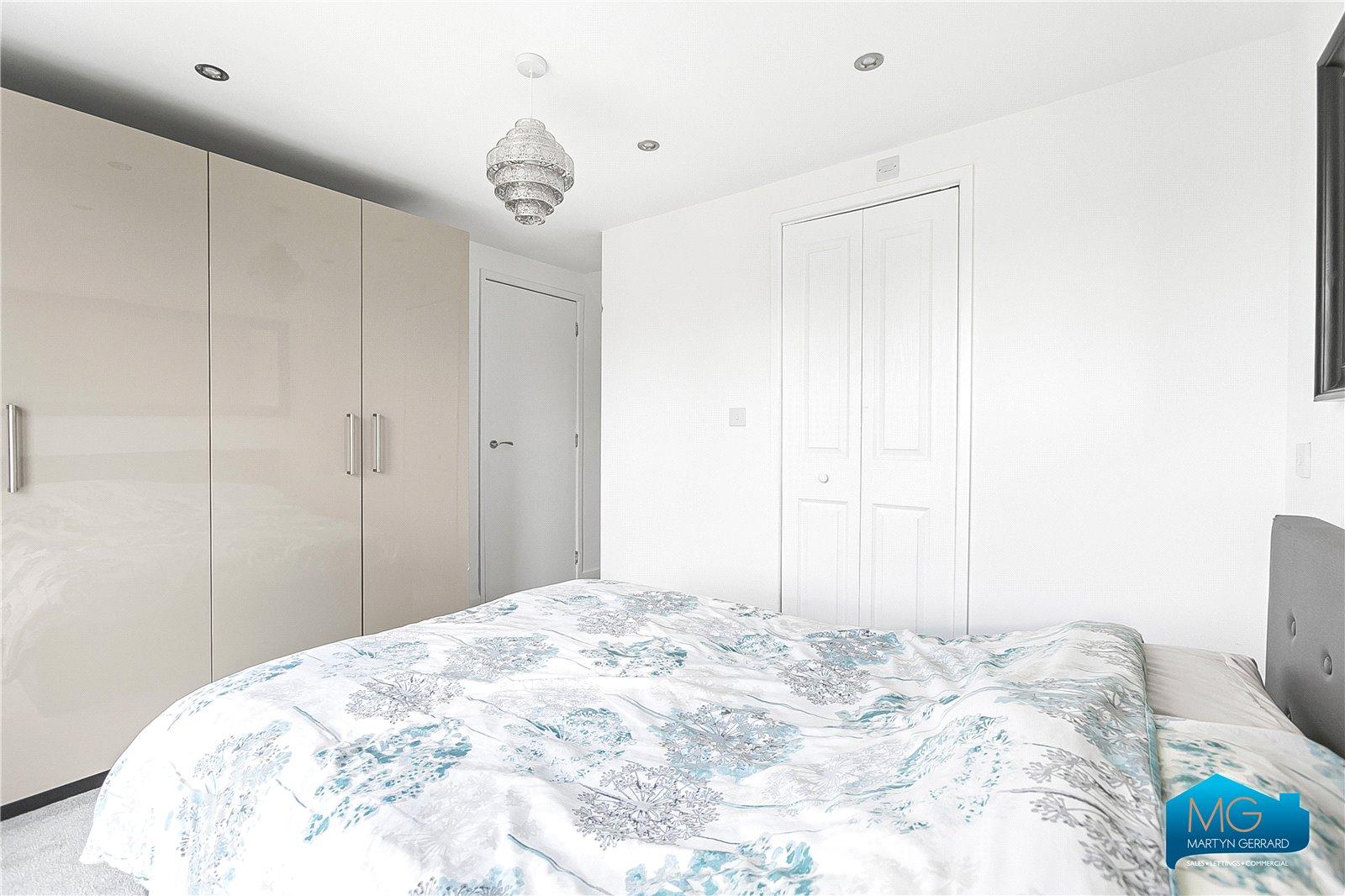 5 bedroom Detached House to rent - Martyn Gerrard
