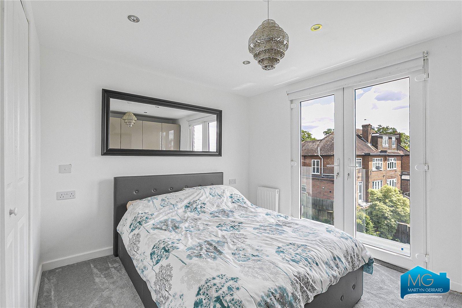 5 bedroom Detached House to rent - Martyn Gerrard