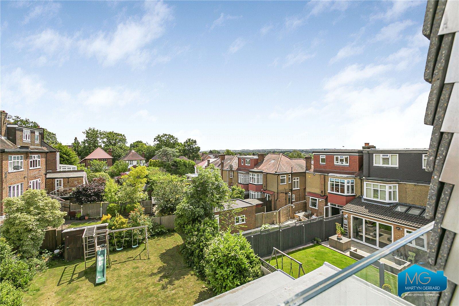 5 bedroom Detached House to rent - Martyn Gerrard