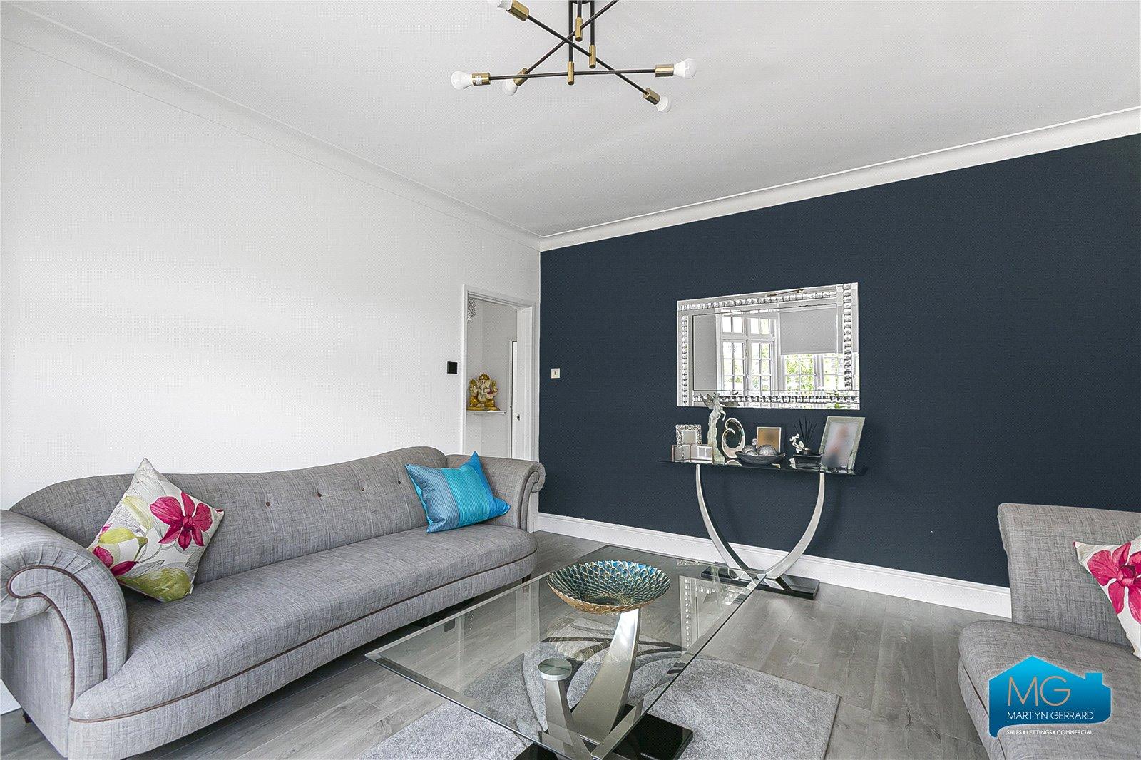5 bedroom Detached House to rent - Martyn Gerrard