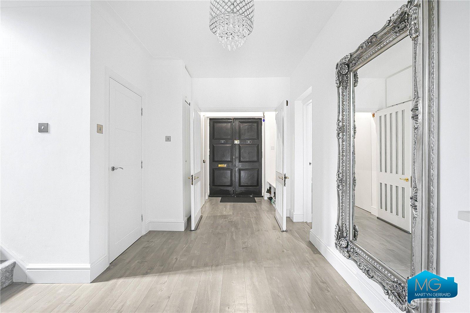 5 bedroom Detached House to rent - Martyn Gerrard