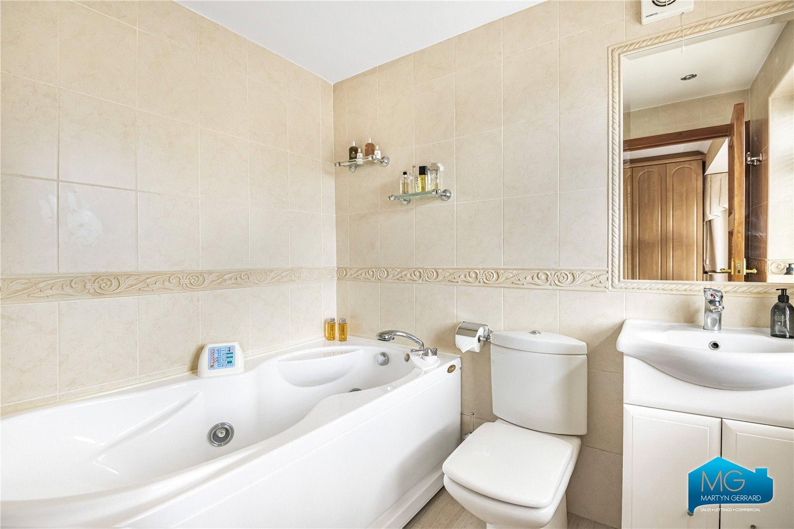 3 bedroom Detached House to rent - Martyn Gerrard