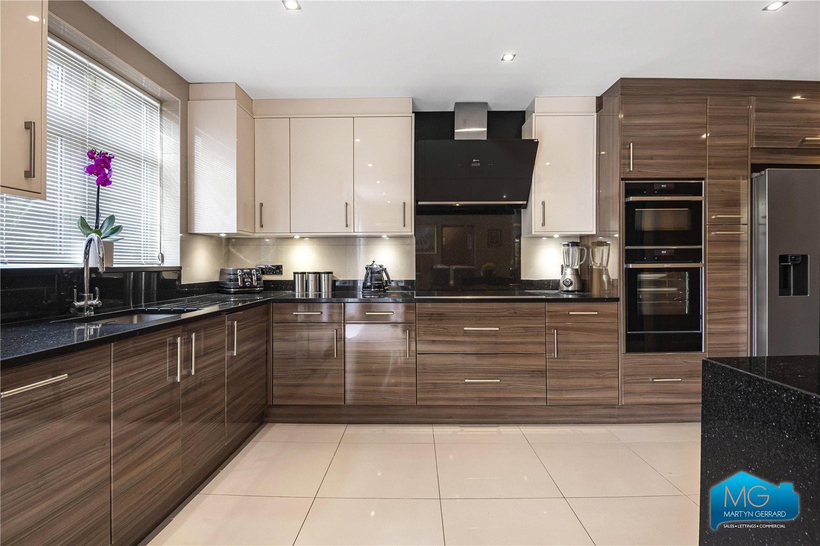3 bedroom Detached House to rent - Martyn Gerrard