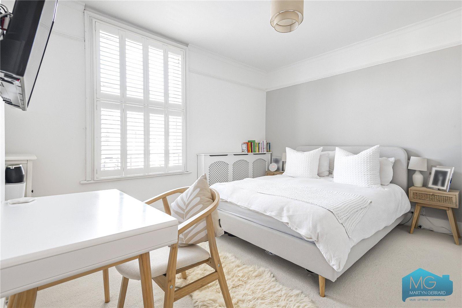 2 bedroom Terraced House for sale - Martyn Gerrard
