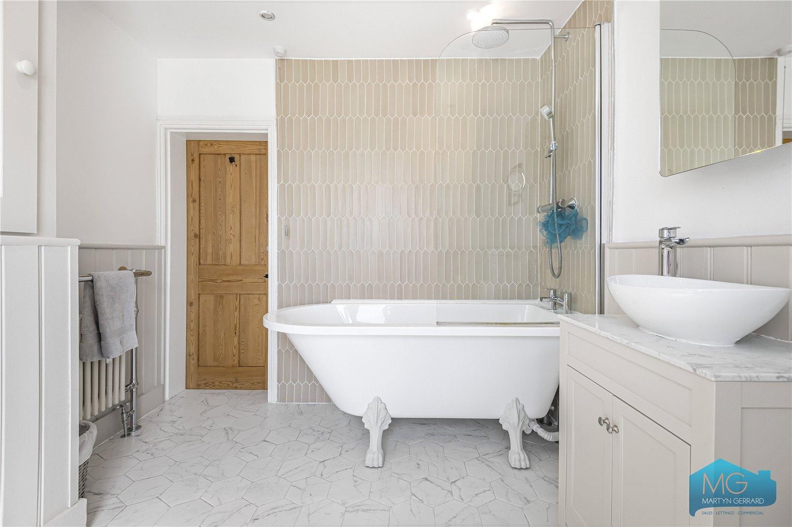 2 bedroom Terraced House for sale - Martyn Gerrard