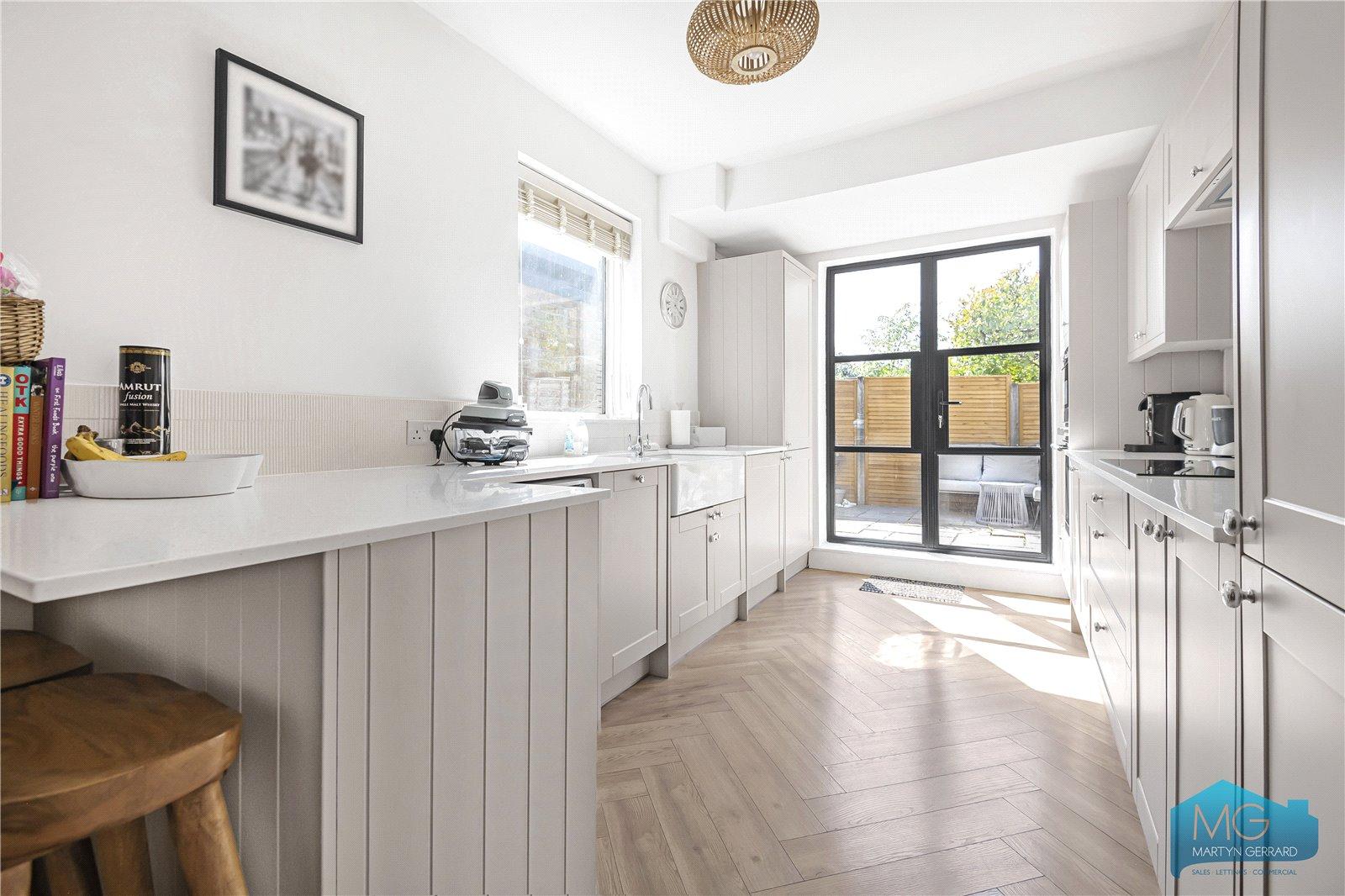 2 bedroom Terraced House for sale - Martyn Gerrard