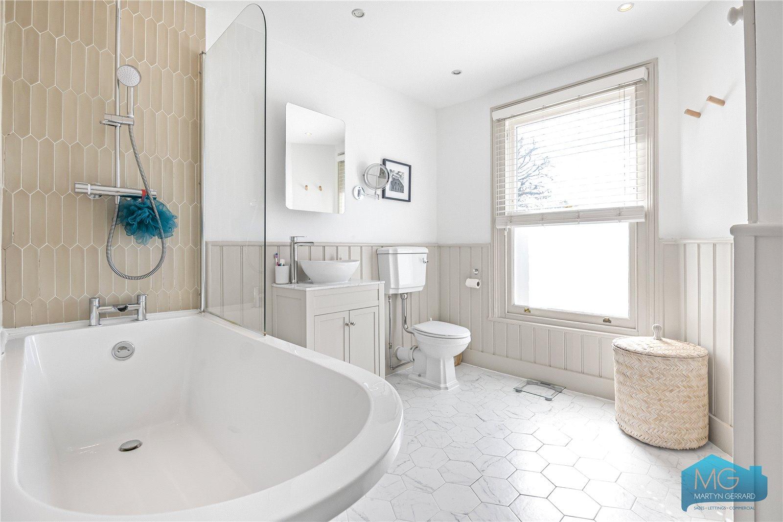 2 bedroom Terraced House for sale - Martyn Gerrard