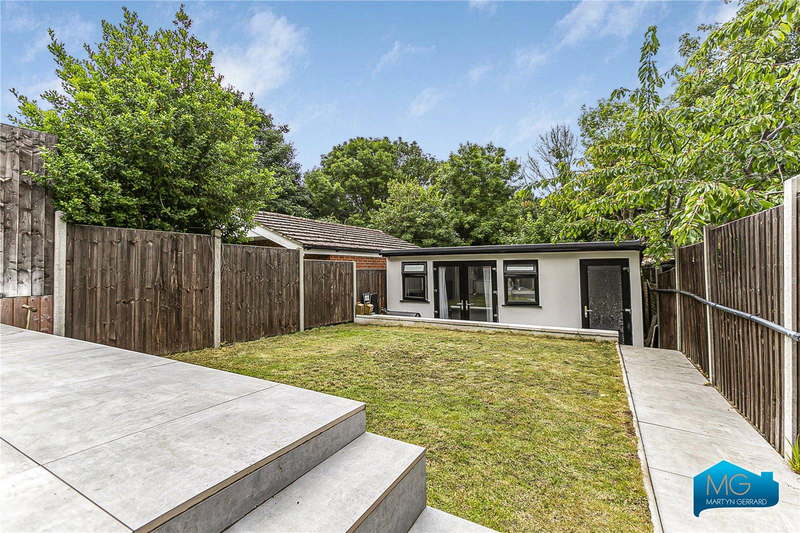 4 bedroom Semi-Detached House to rent - Martyn Gerrard