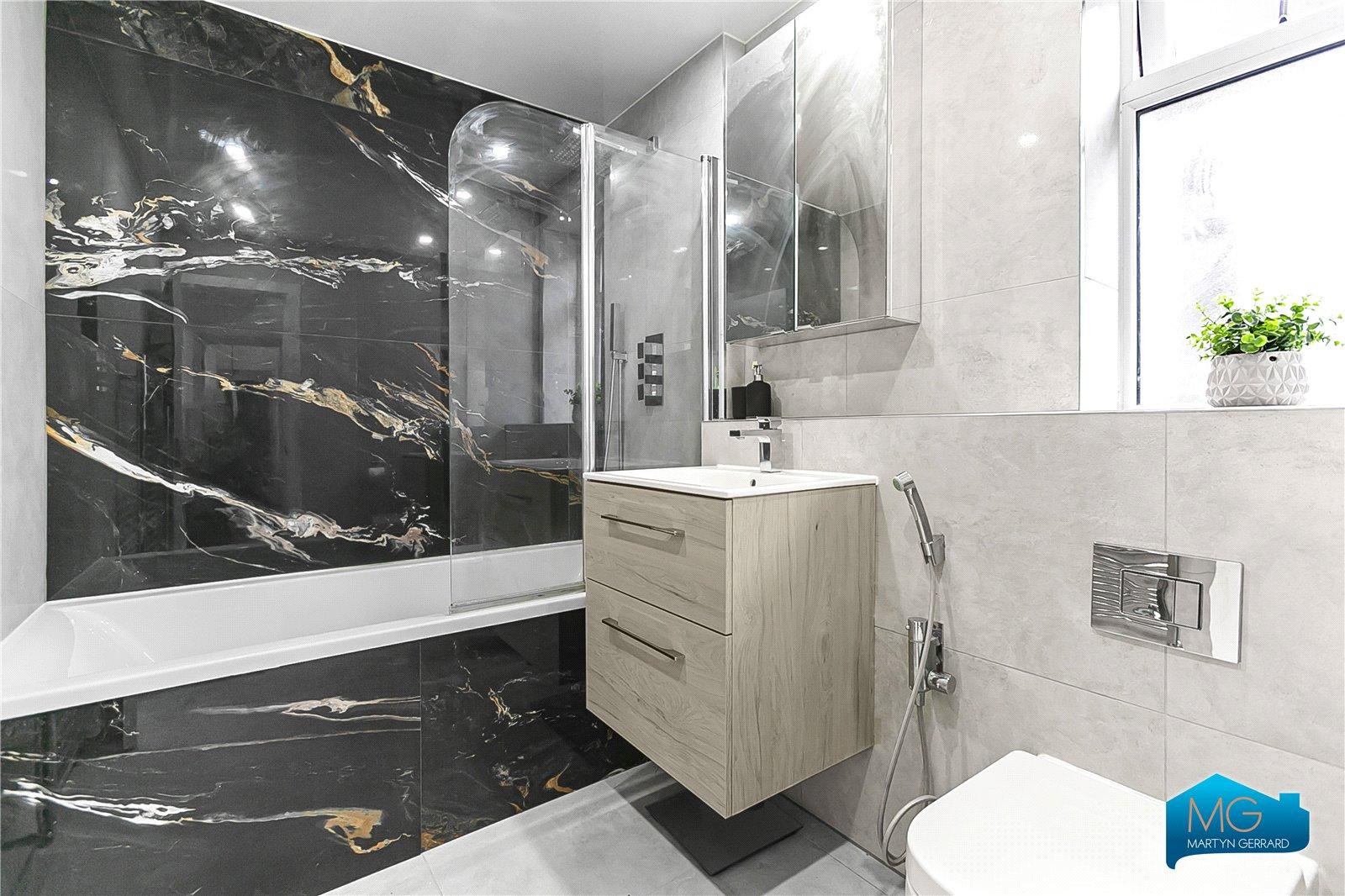 4 bedroom Semi-Detached House to rent - Martyn Gerrard