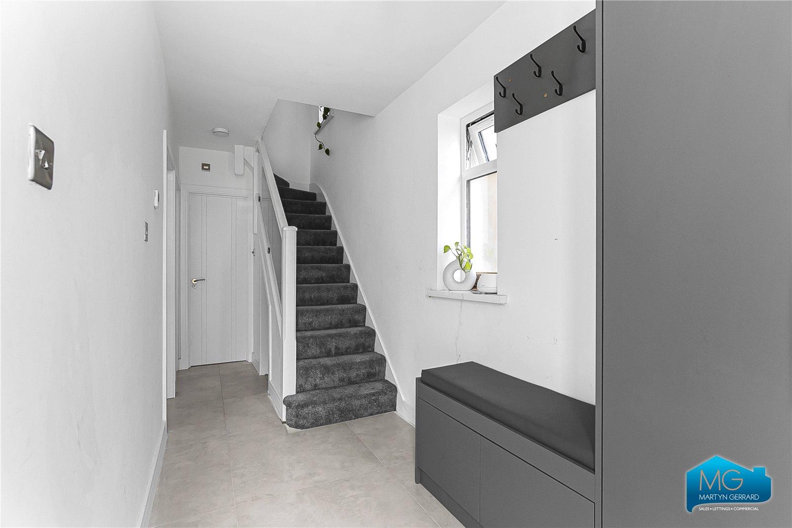 4 bedroom Semi-Detached House to rent - Martyn Gerrard