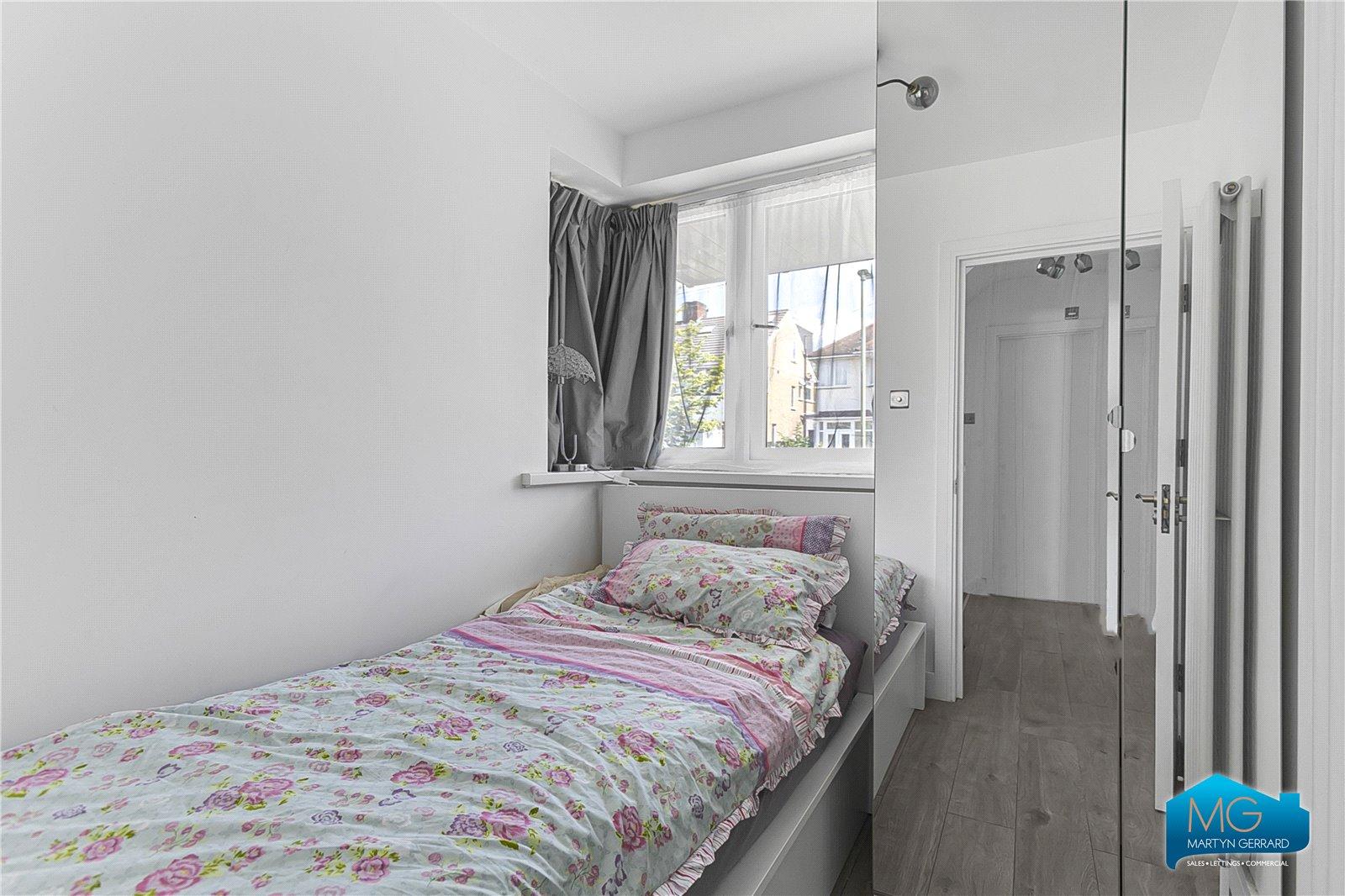 4 bedroom Semi-Detached House to rent - Martyn Gerrard