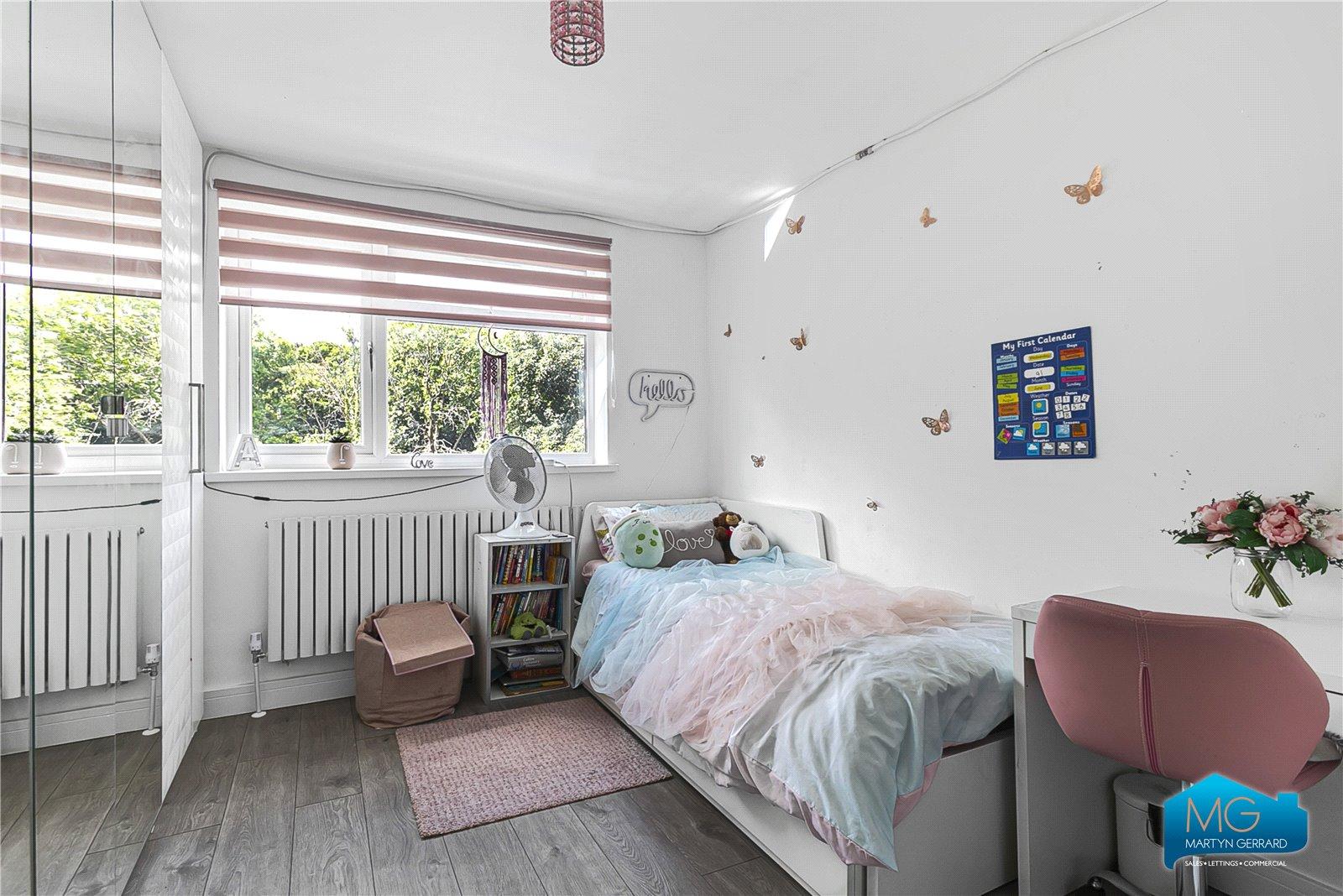 4 bedroom Semi-Detached House to rent - Martyn Gerrard