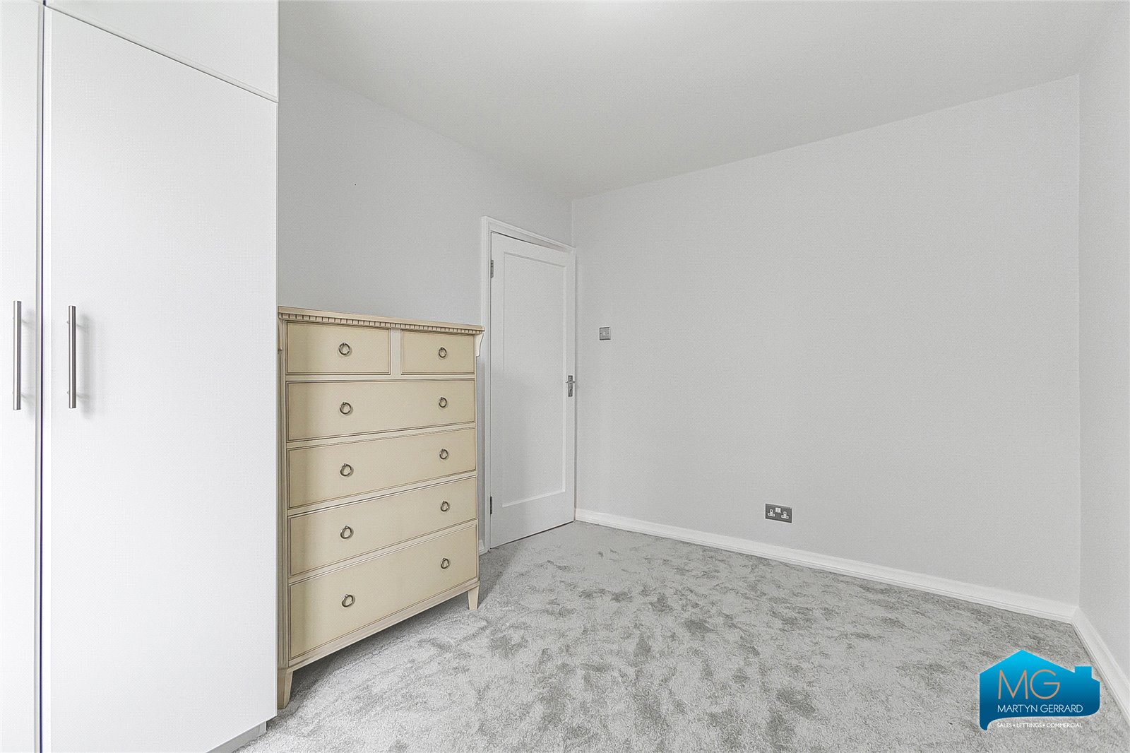 2 bedroom Apartment to rent - Martyn Gerrard