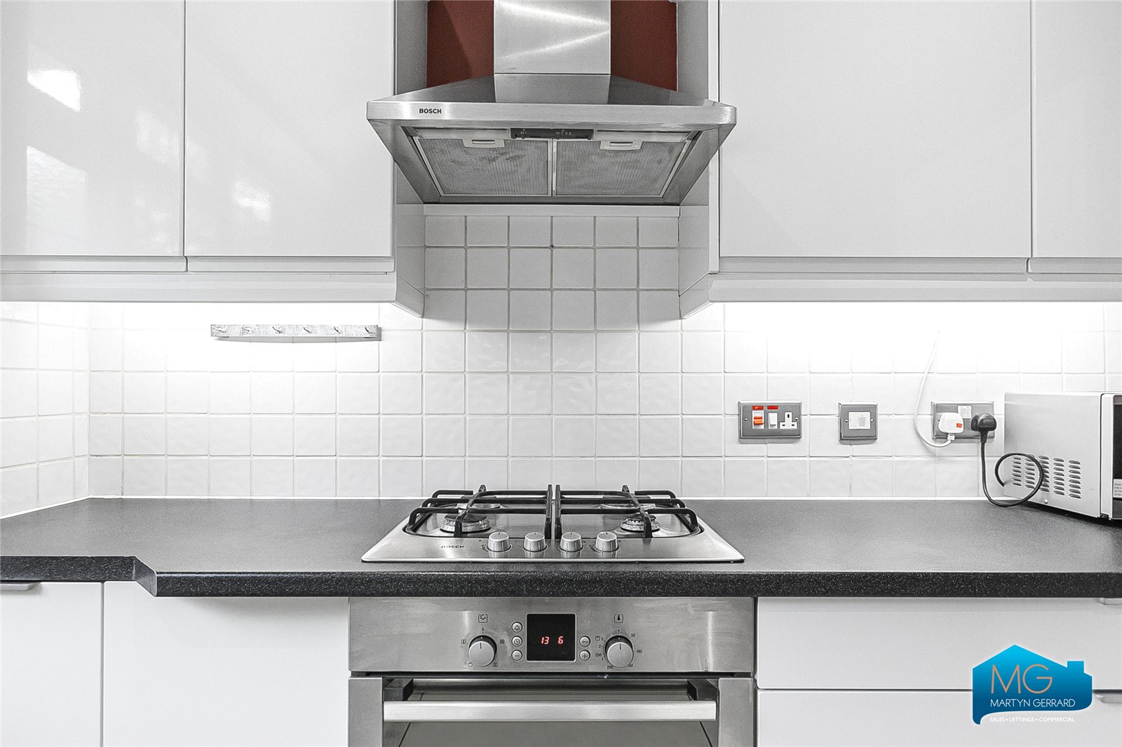 2 bedroom Apartment to rent - Martyn Gerrard