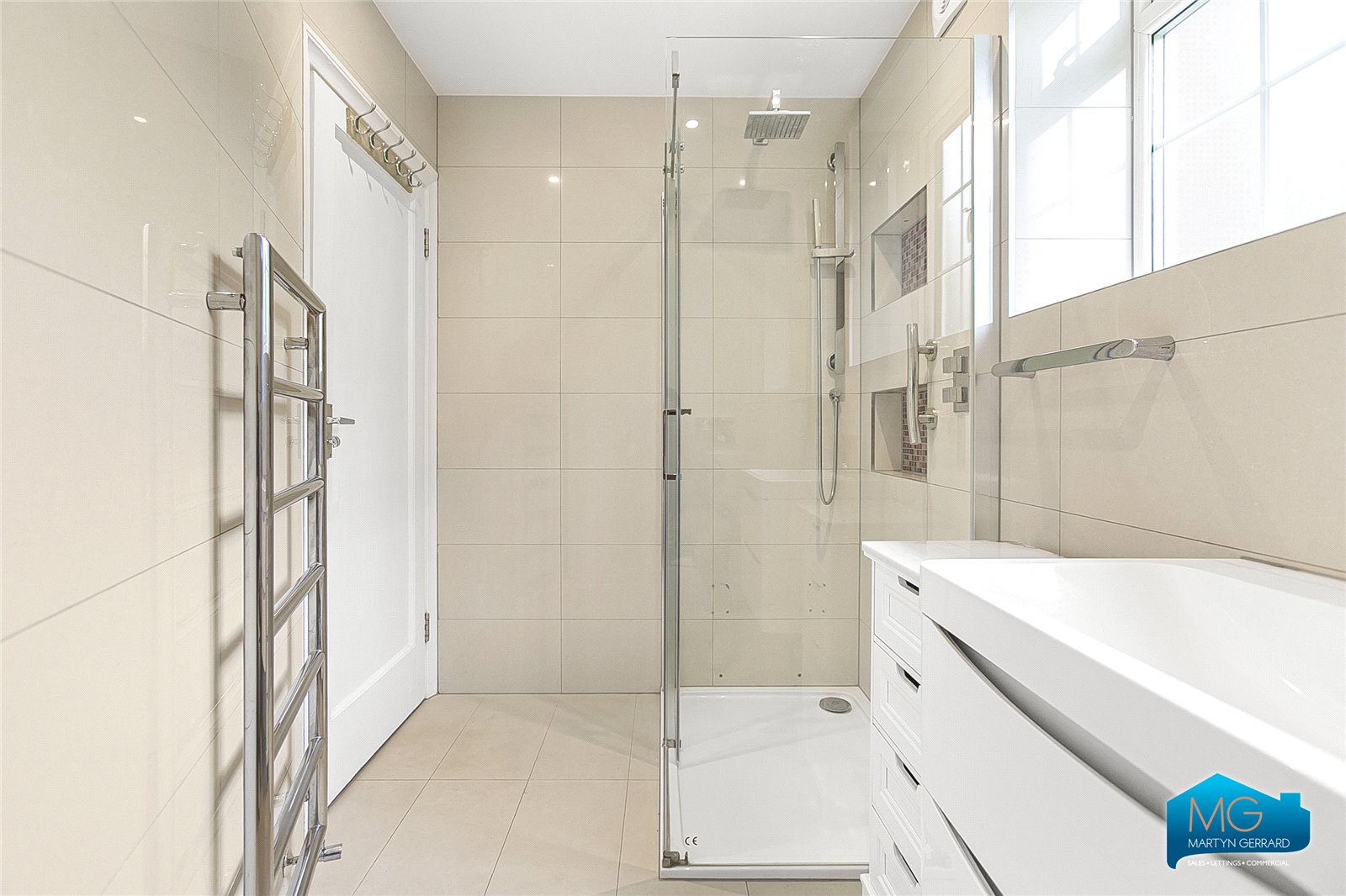 2 bedroom Apartment to rent - Martyn Gerrard