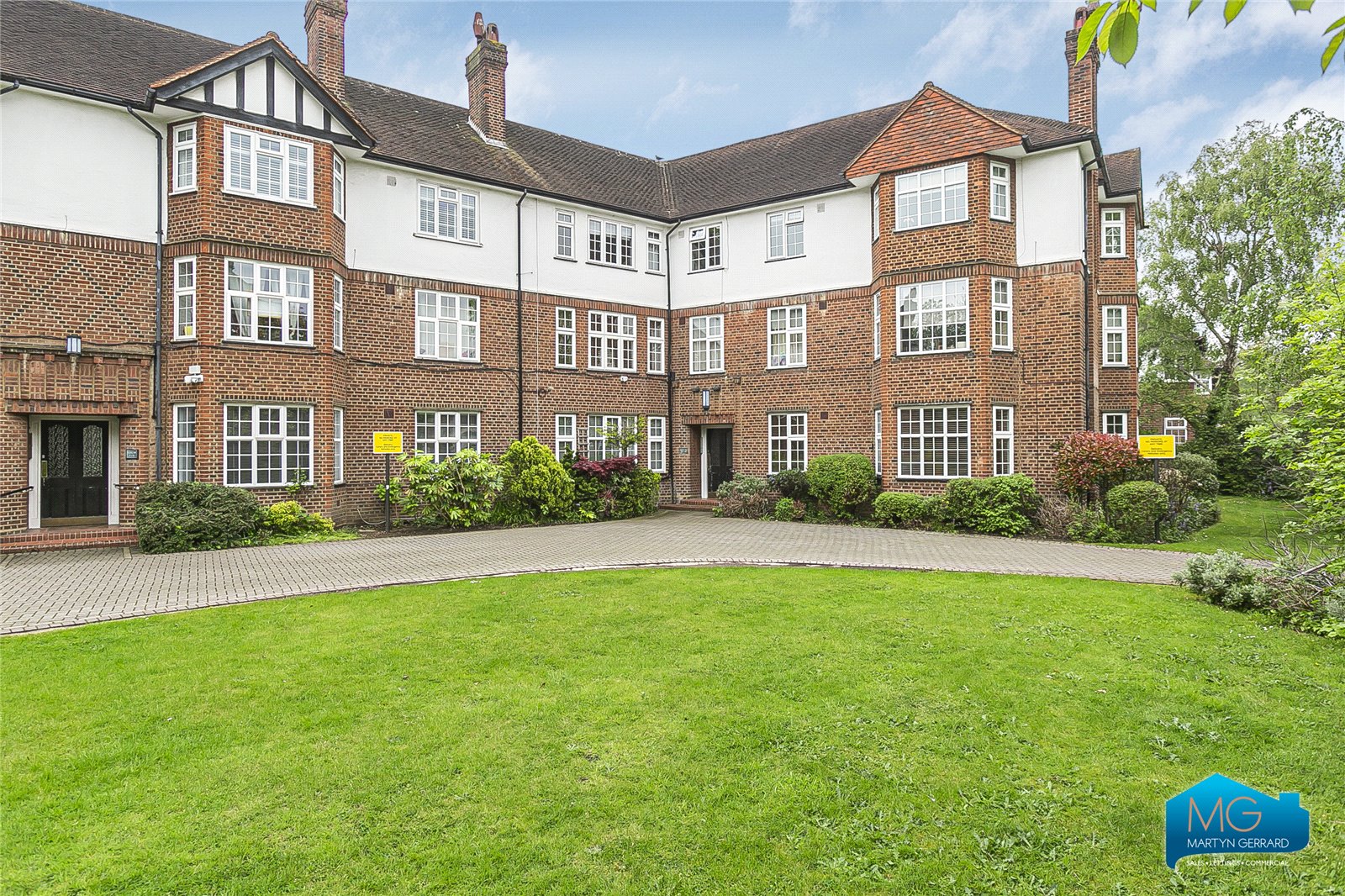 2 bedroom Apartment to rent - Martyn Gerrard
