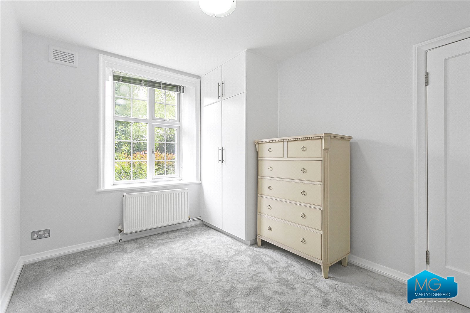 2 bedroom Apartment to rent - Martyn Gerrard