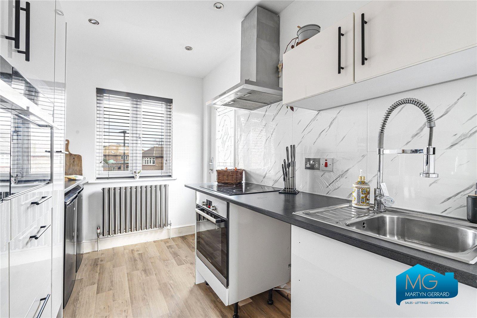 1 bedroom Studio Apartment to rent - Martyn Gerrard