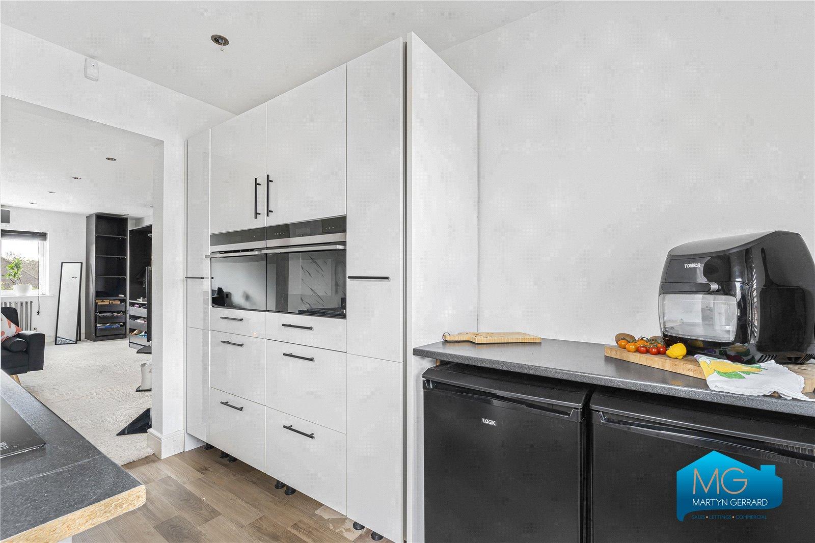 1 bedroom Studio Apartment to rent - Martyn Gerrard