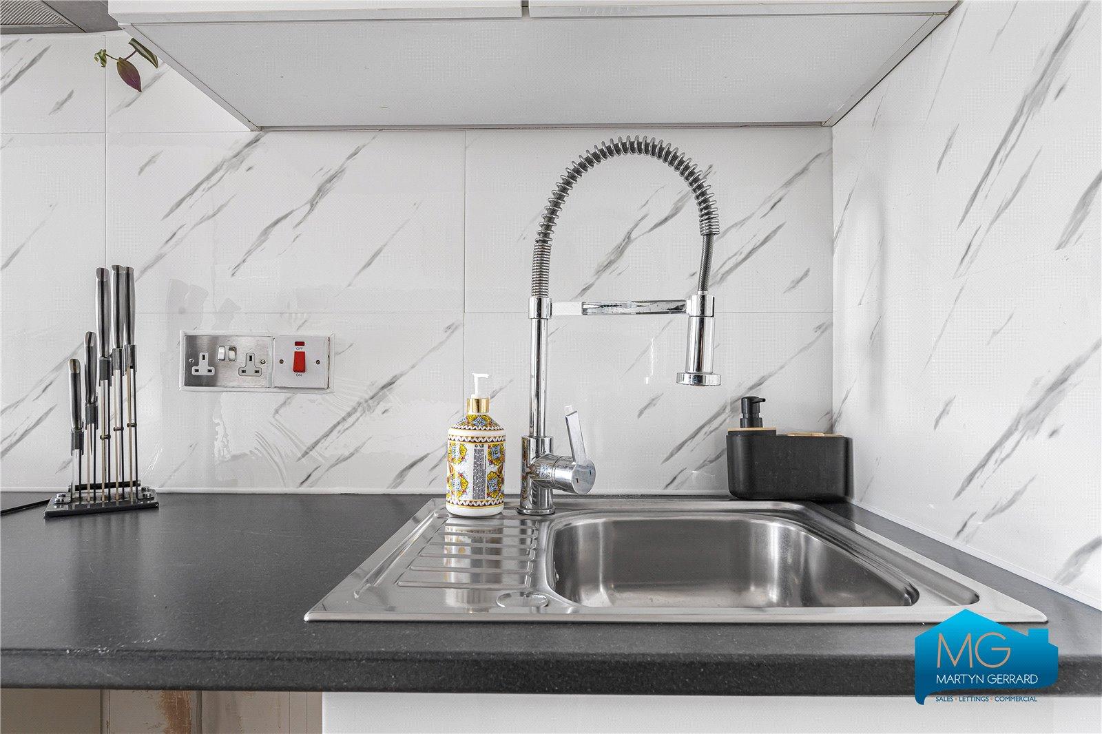 1 bedroom Studio Apartment to rent - Martyn Gerrard