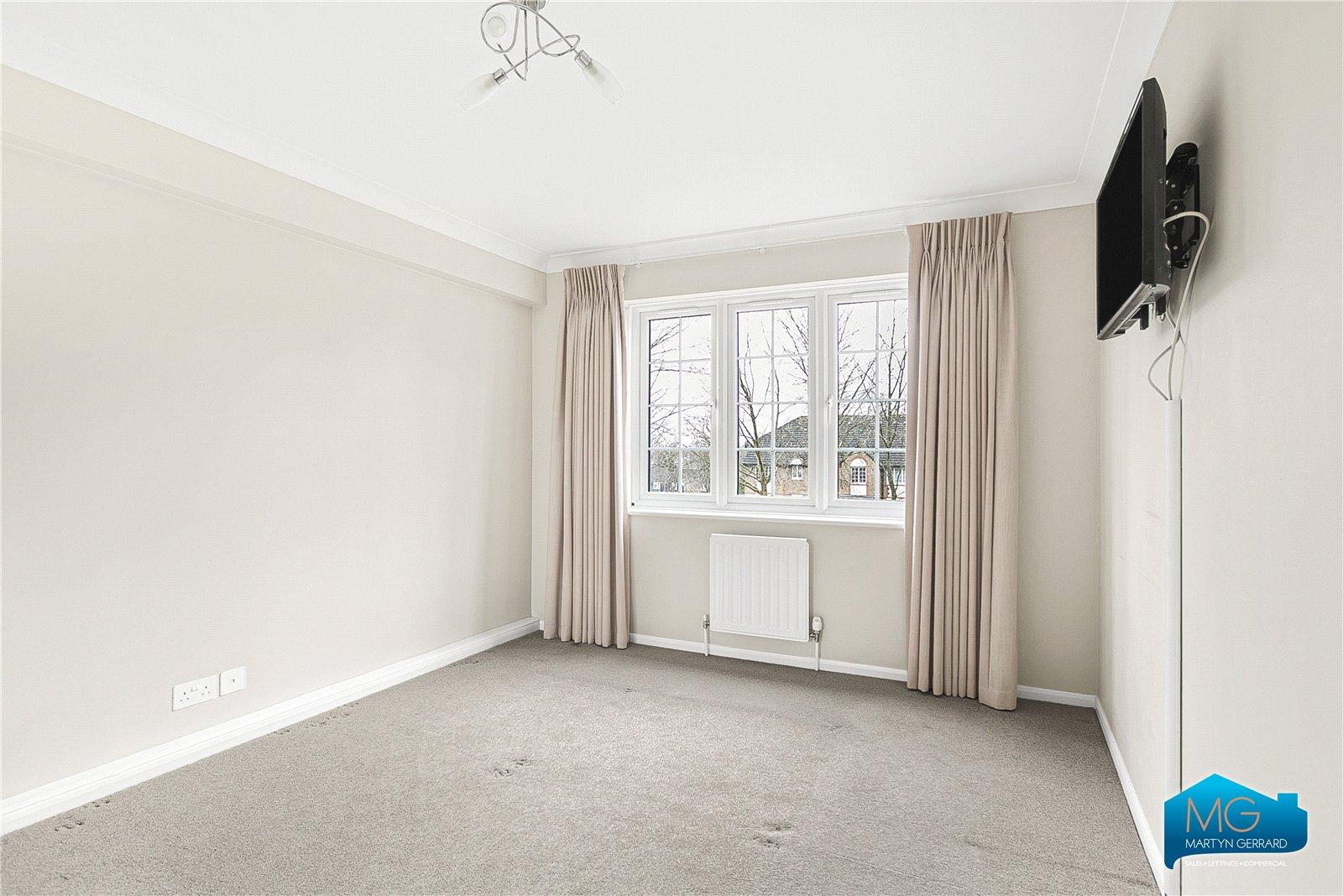 2 bedroom Apartment to rent - Martyn Gerrard