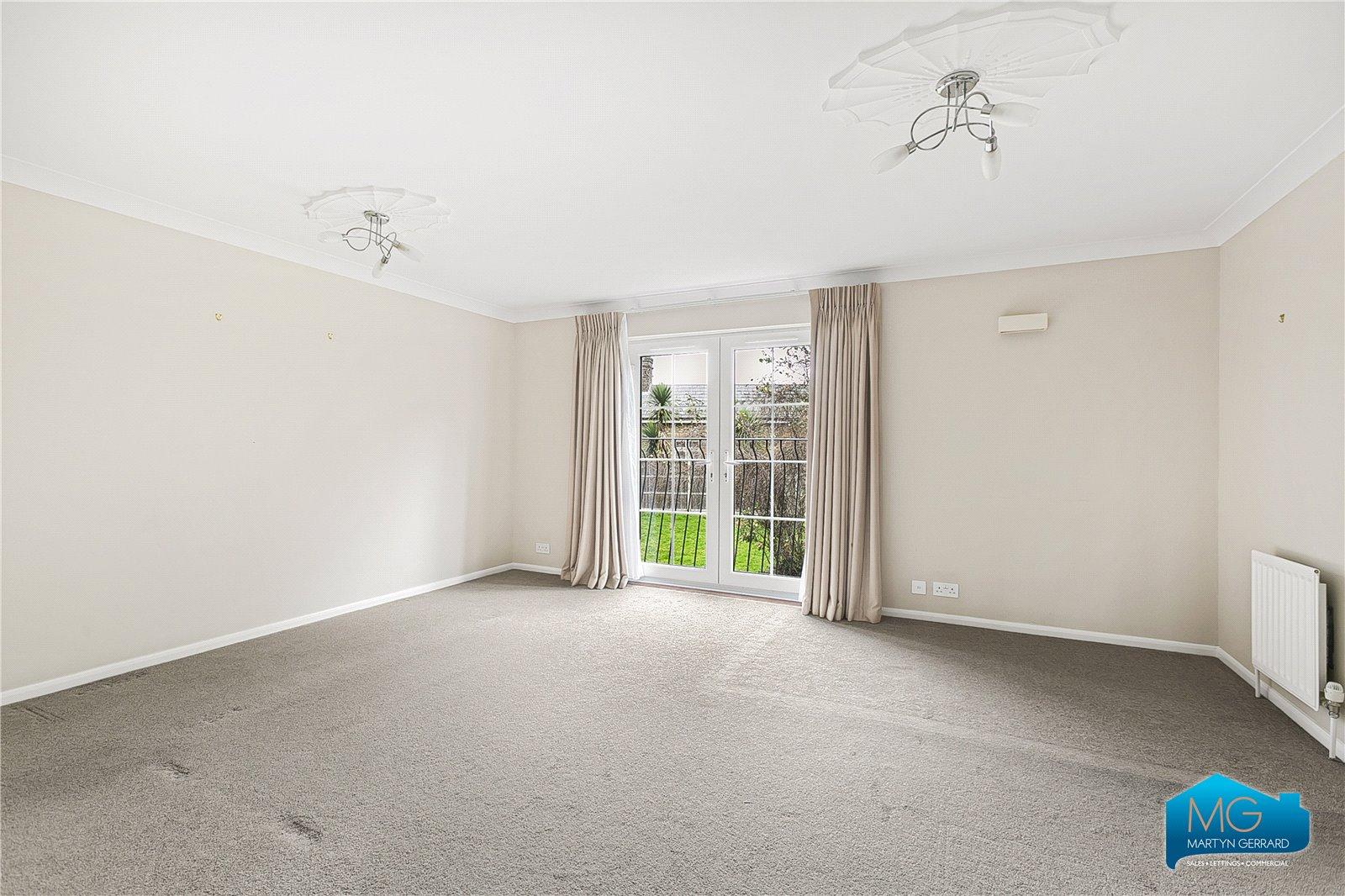 2 bedroom Apartment to rent - Martyn Gerrard