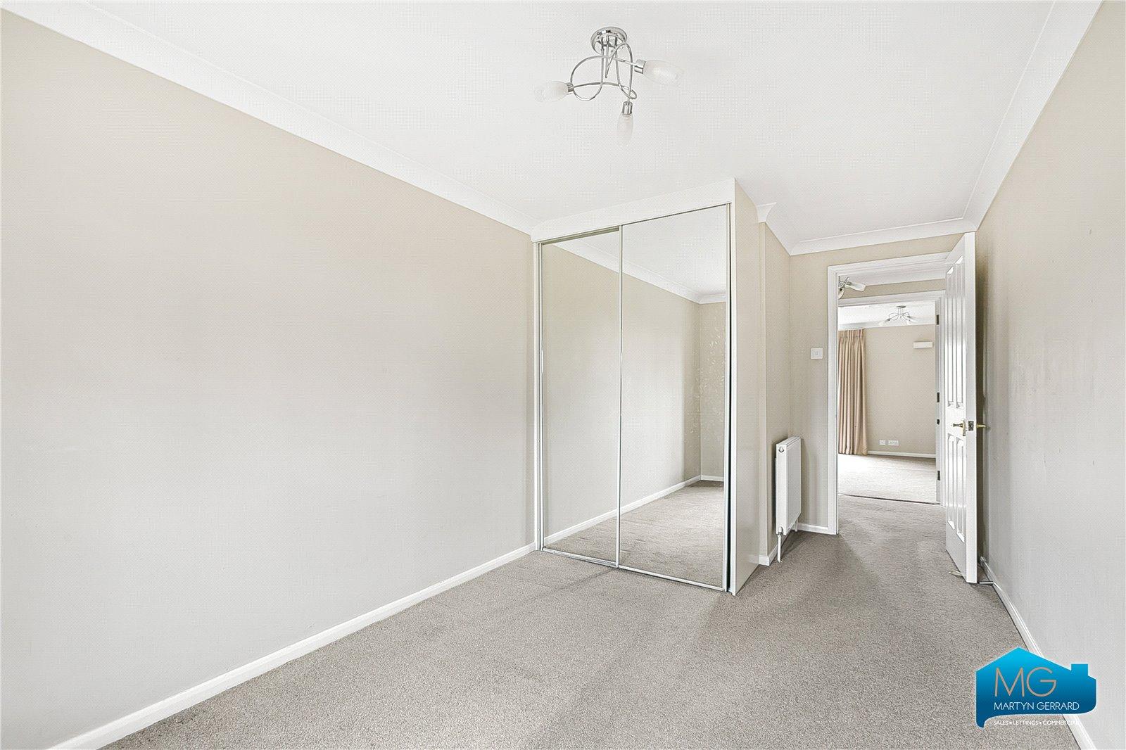 2 bedroom Apartment to rent - Martyn Gerrard