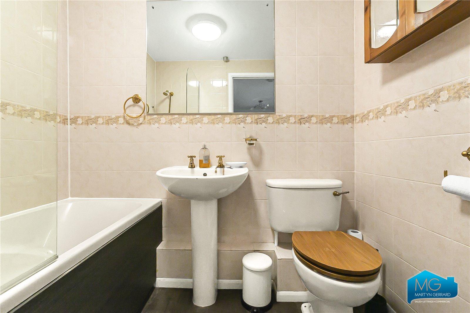 2 bedroom Apartment to rent - Martyn Gerrard