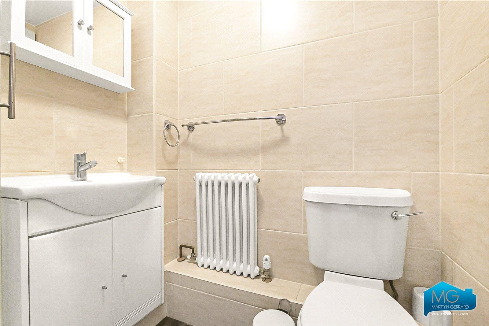 2 bedroom Apartment to rent - Martyn Gerrard