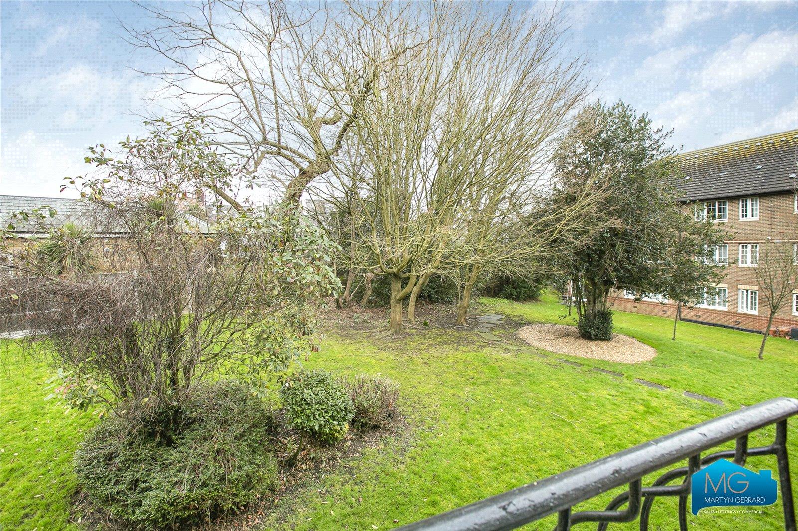 2 bedroom Apartment to rent - Martyn Gerrard