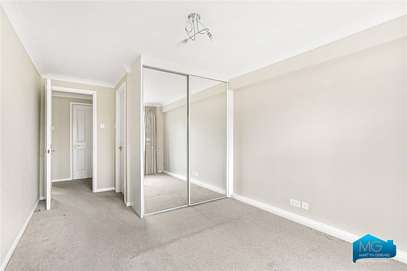 2 bedroom Apartment to rent - Martyn Gerrard