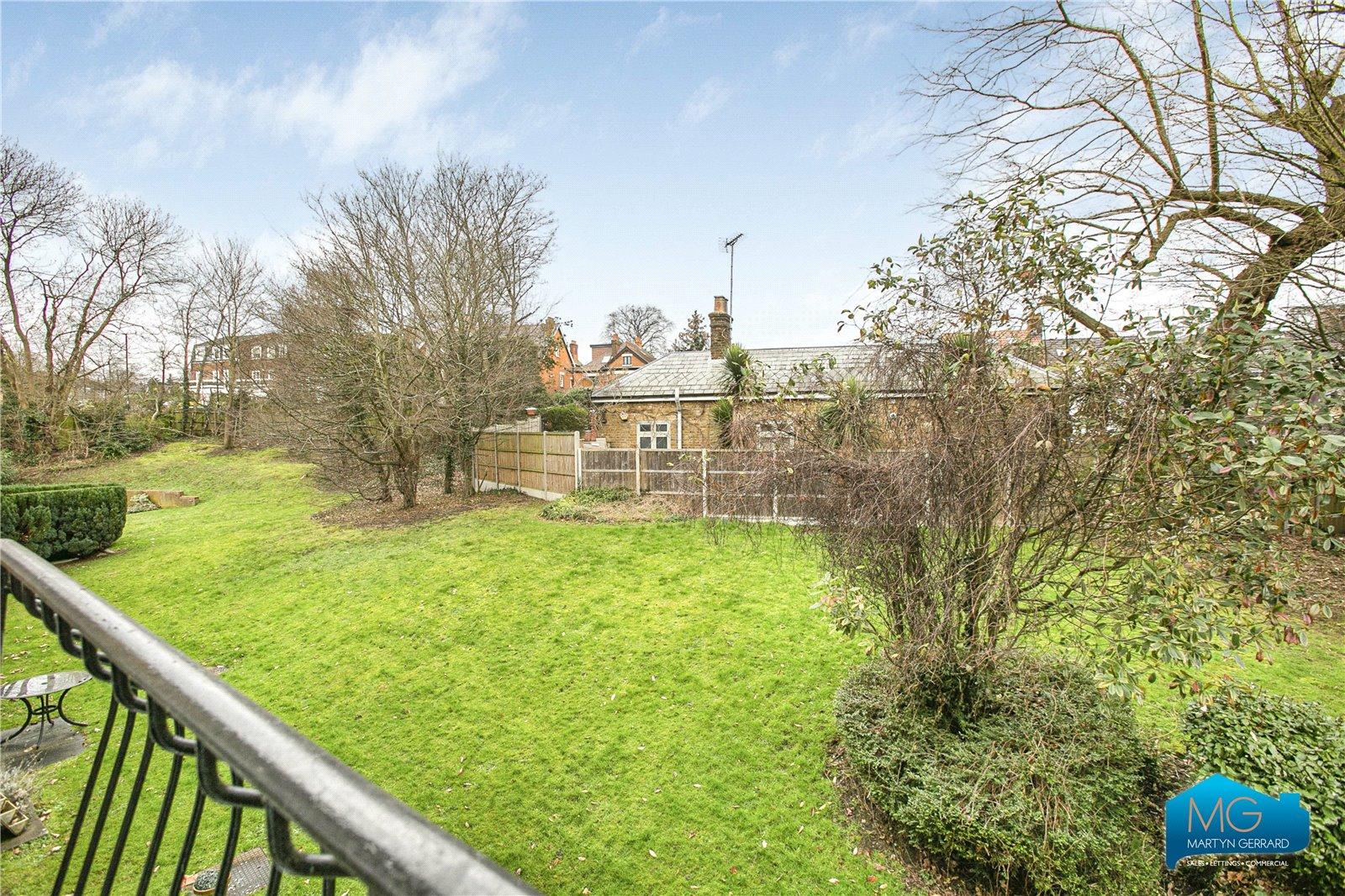 2 bedroom Apartment to rent - Martyn Gerrard