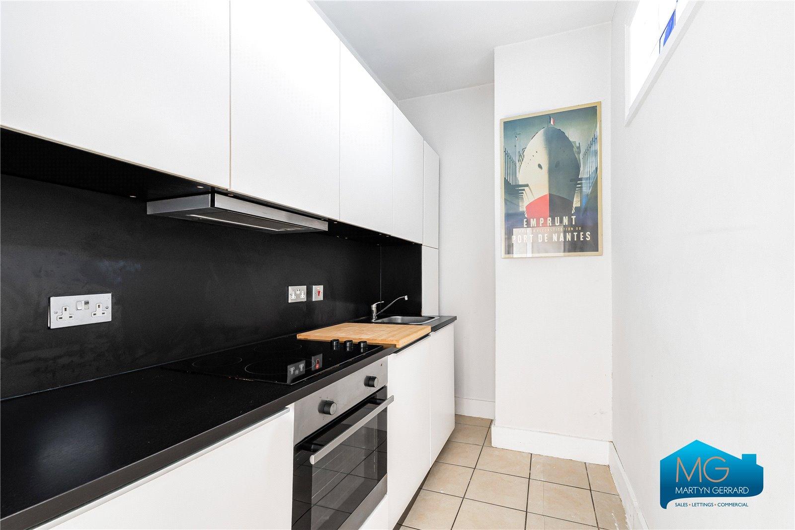 Studio Apartment to rent - Martyn Gerrard