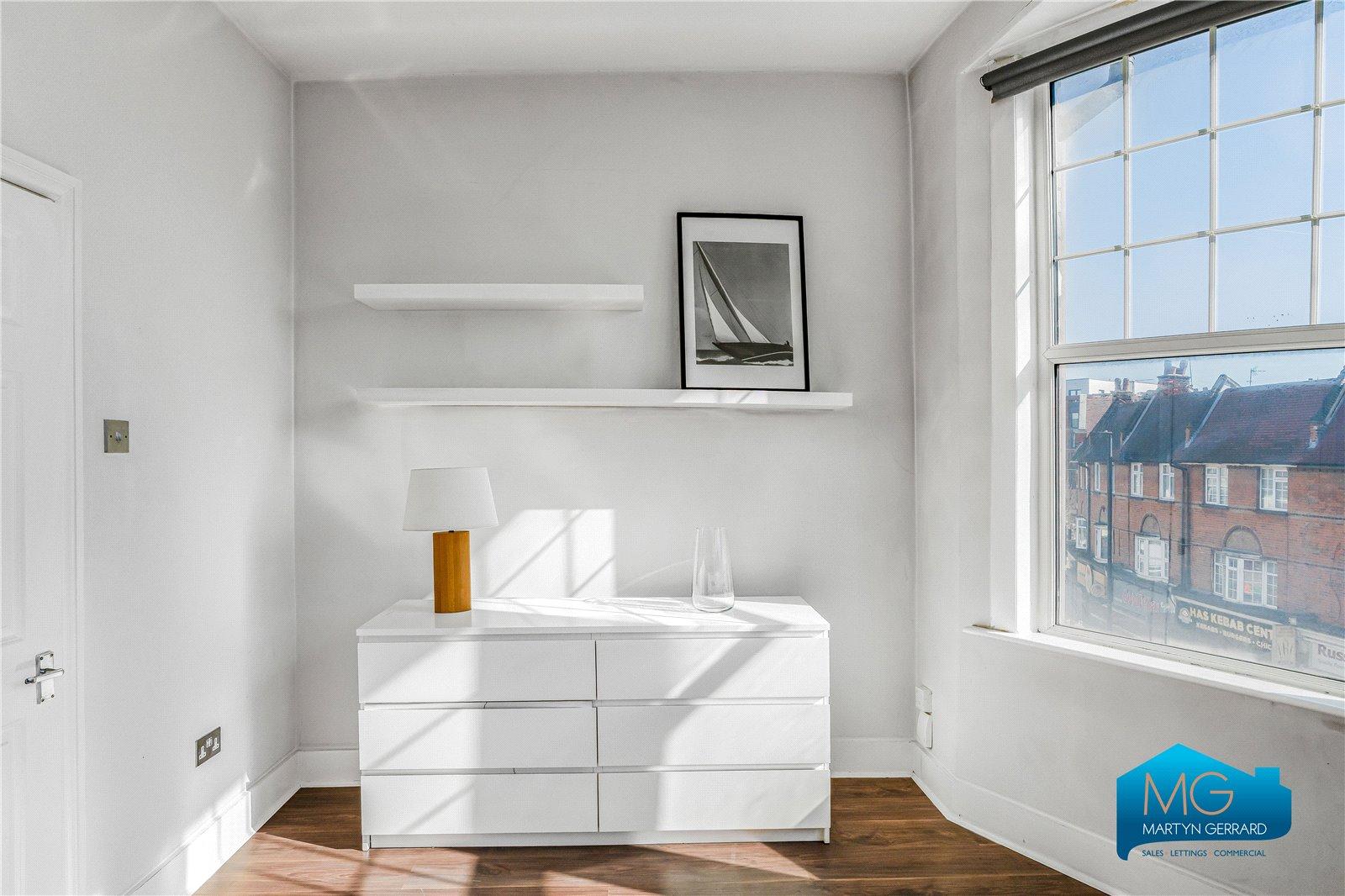 Studio Apartment to rent - Martyn Gerrard
