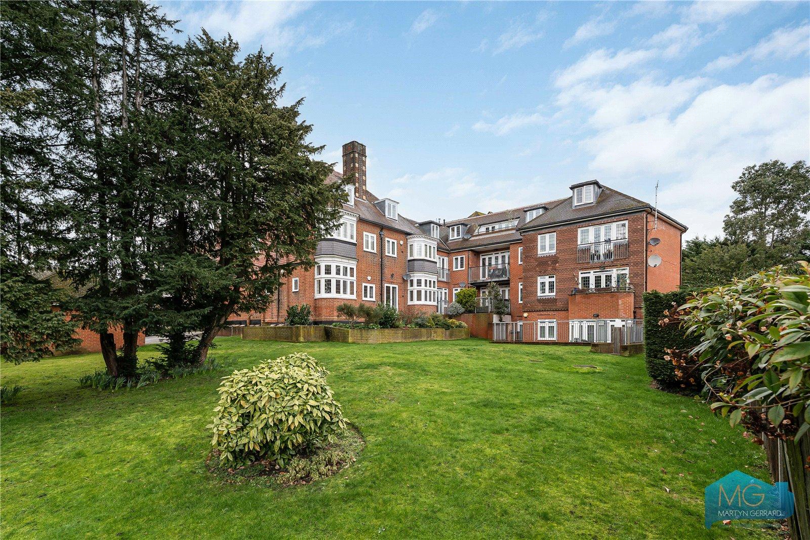2 bedroom Apartment for sale - Martyn Gerrard