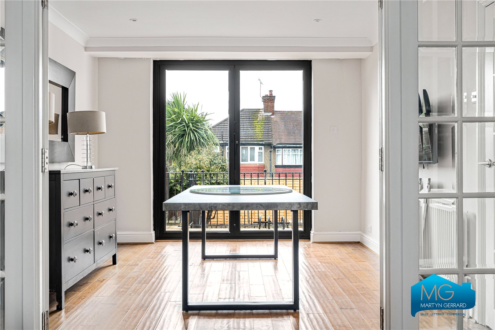 3 bedroom Semi-Detached House to rent - Martyn Gerrard