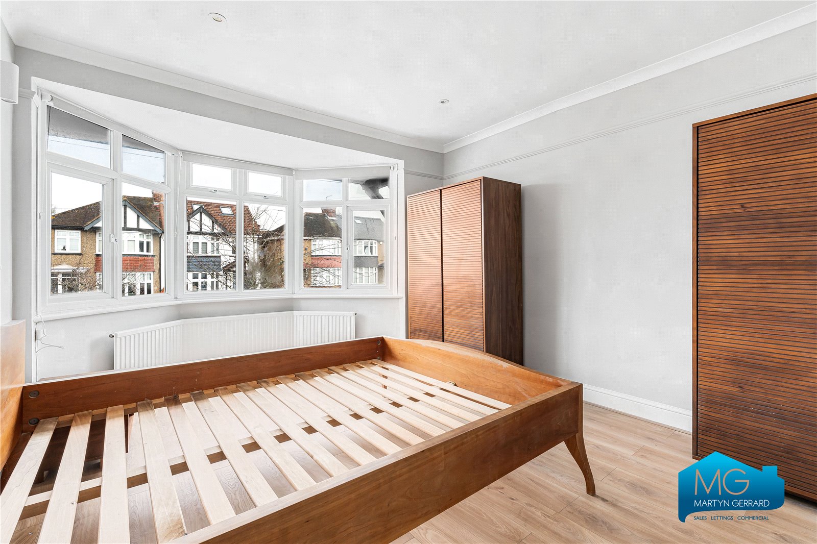 3 bedroom Semi-Detached House to rent - Martyn Gerrard