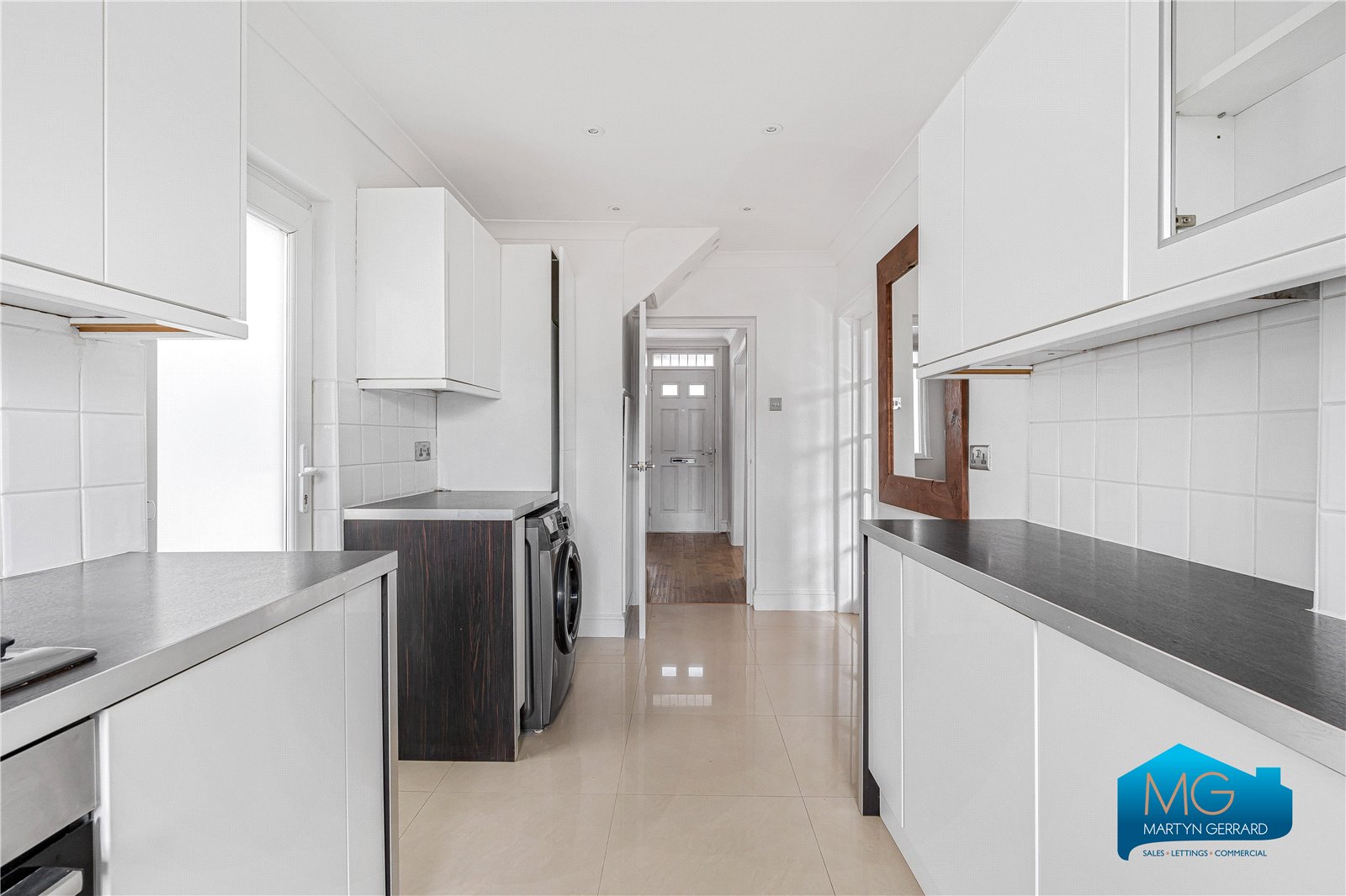3 bedroom Semi-Detached House to rent - Martyn Gerrard