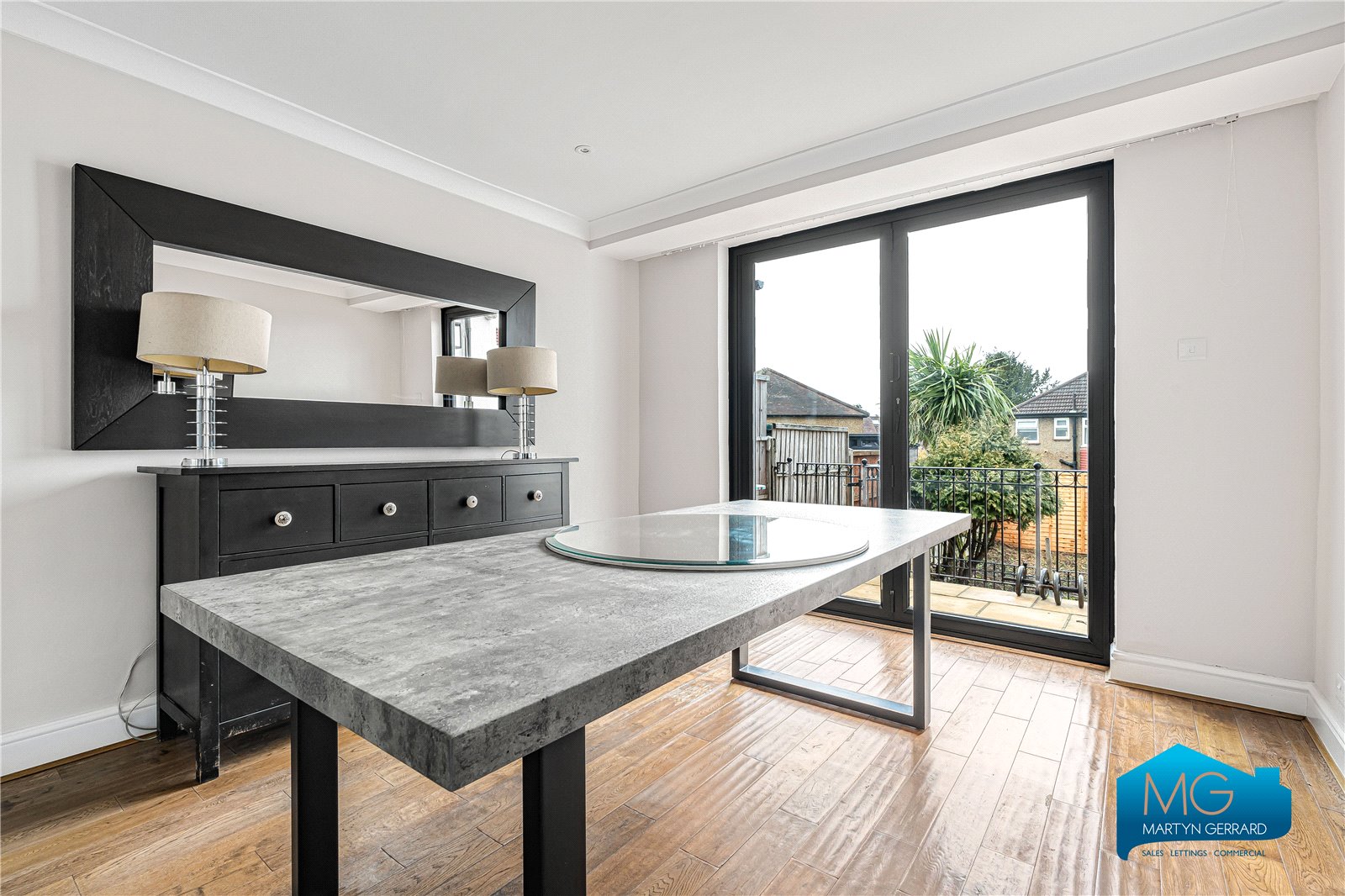 3 bedroom Semi-Detached House to rent - Martyn Gerrard