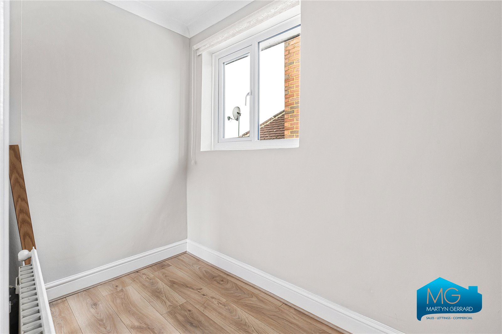 3 bedroom Semi-Detached House to rent - Martyn Gerrard