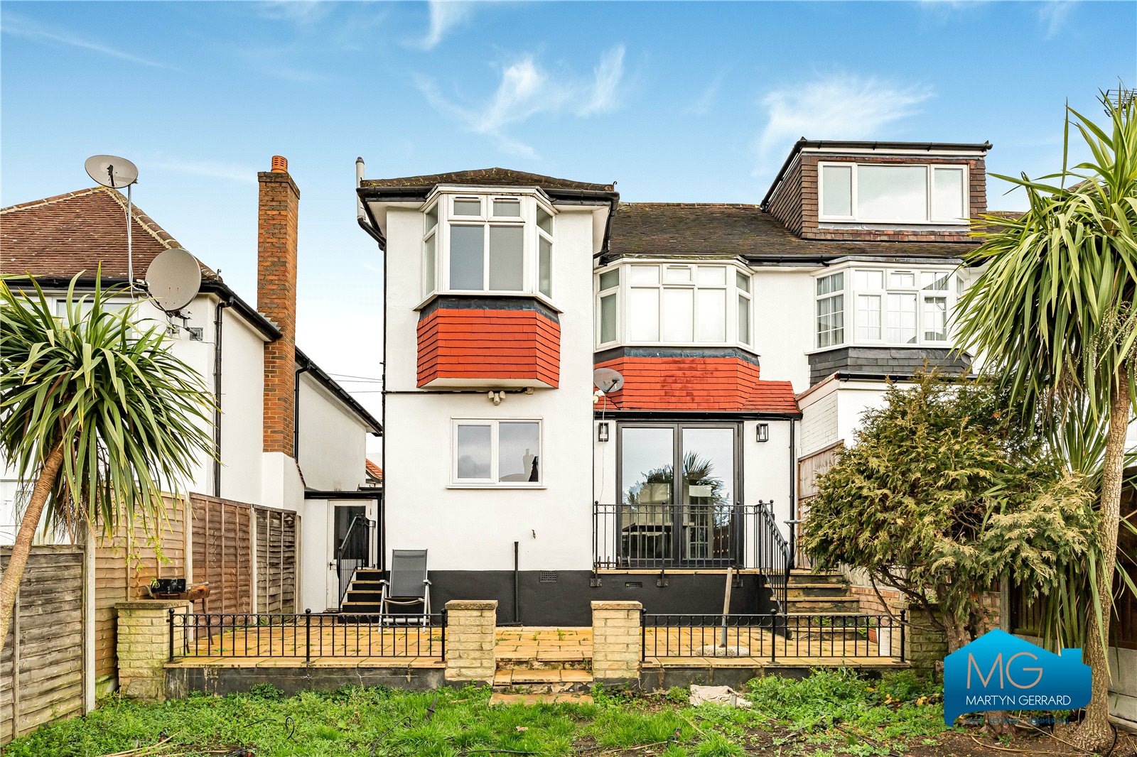 3 bedroom Semi-Detached House to rent - Martyn Gerrard