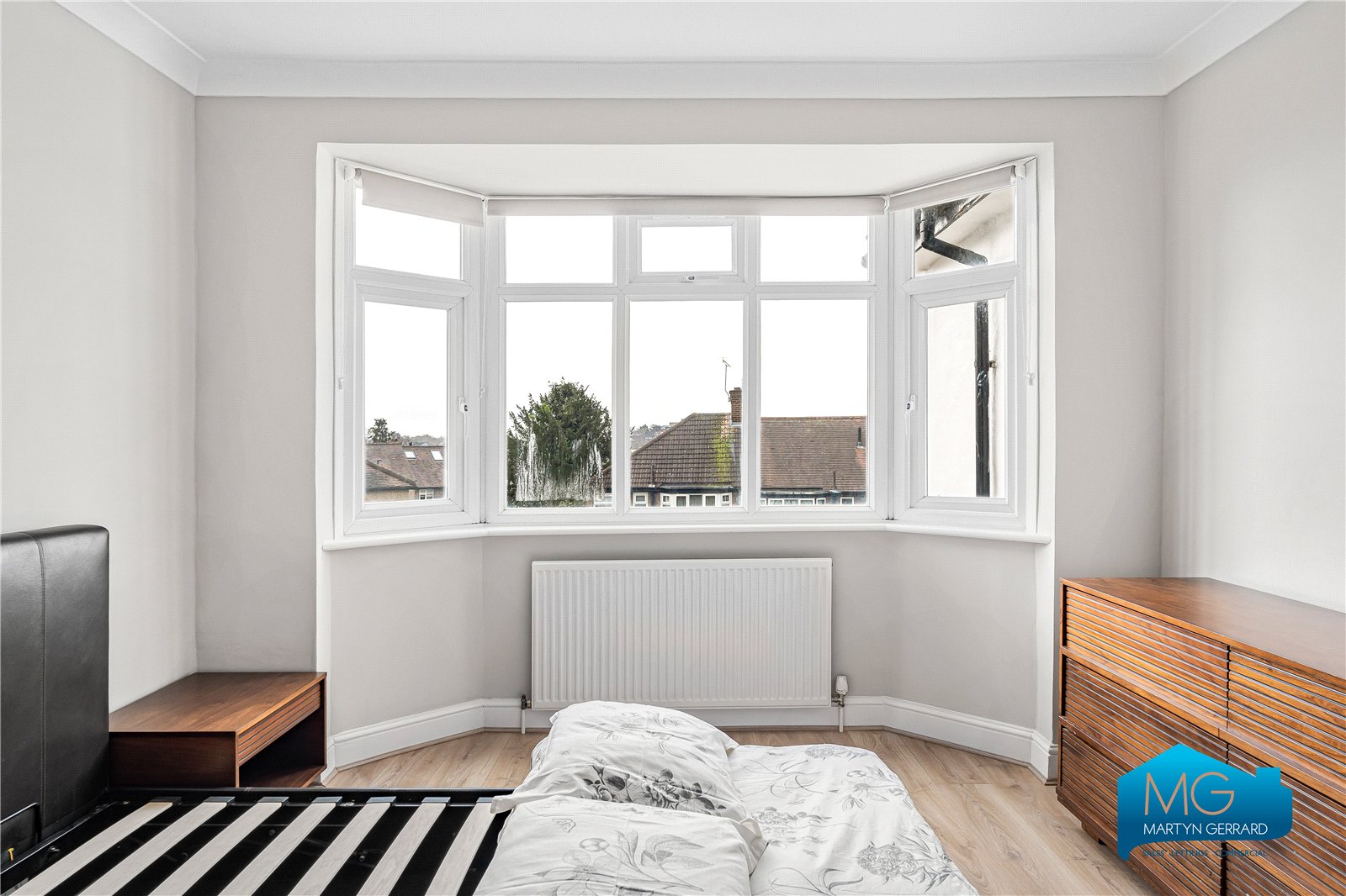 3 bedroom Semi-Detached House to rent - Martyn Gerrard