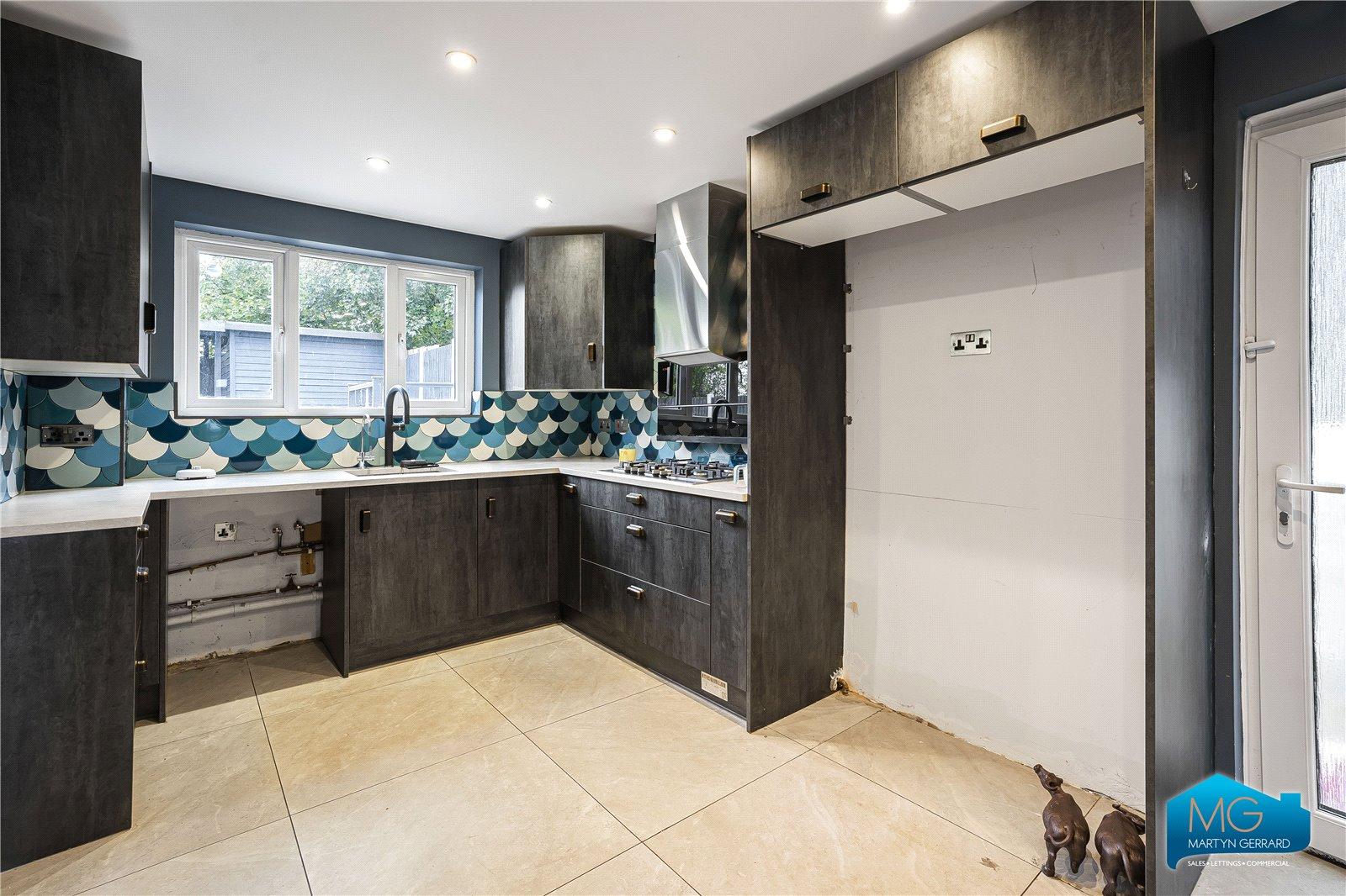 5 bedroom Semi-Detached House to rent - Martyn Gerrard