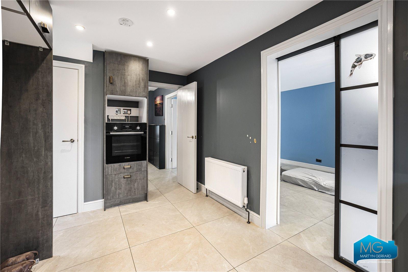 5 bedroom Semi-Detached House to rent - Martyn Gerrard
