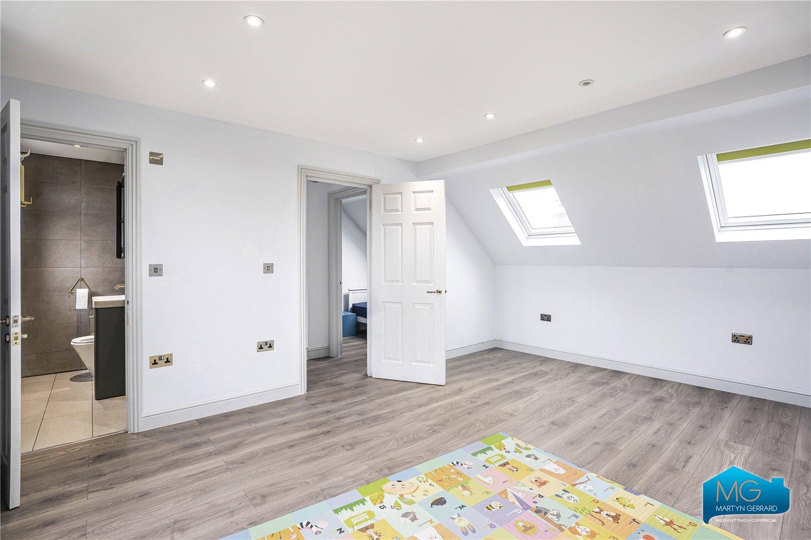 5 bedroom Semi-Detached House to rent - Martyn Gerrard